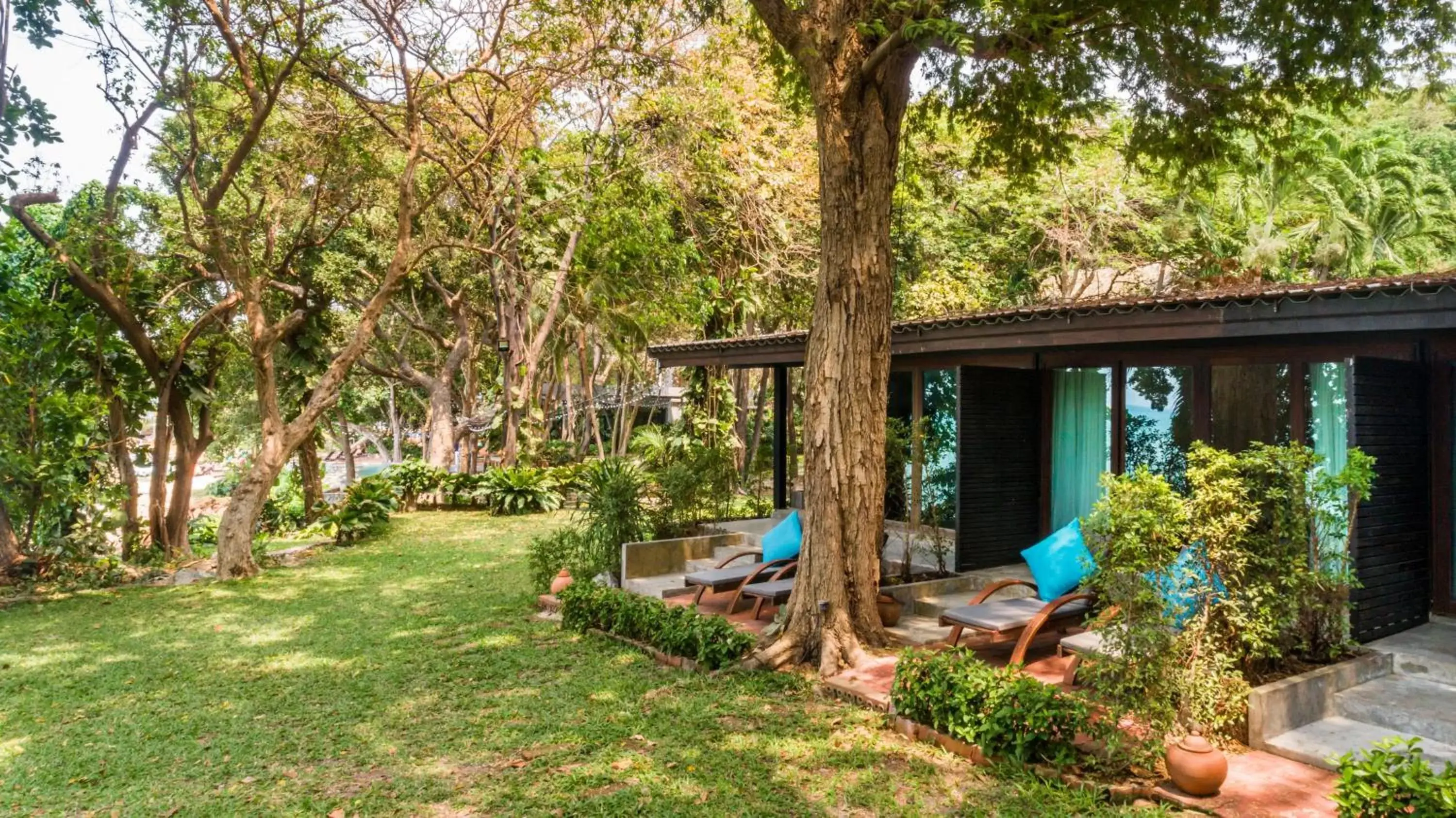 Property building in The Monttra Pattaya - SHA Extra Plus Property building in The Monttra Pattaya - SHA Extra Plus