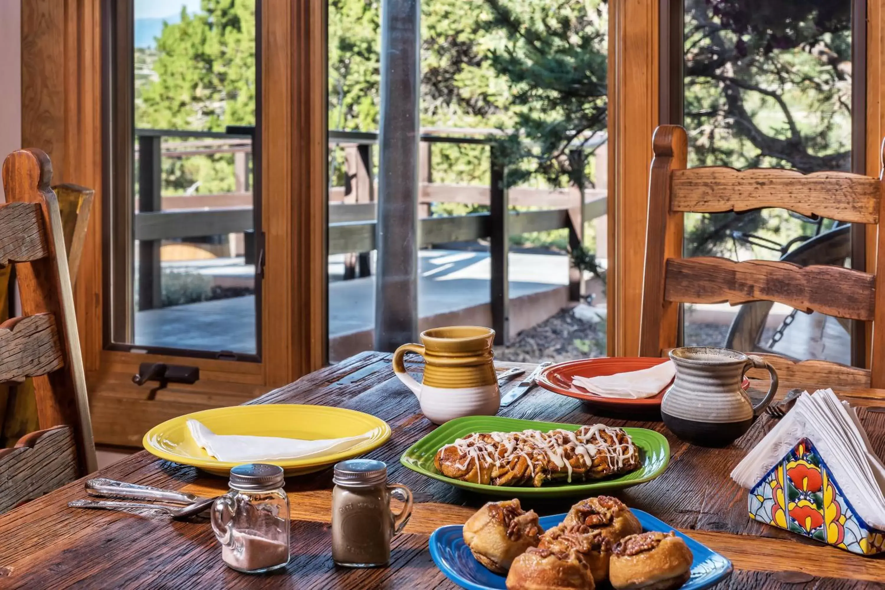 Dining area in Bobcat Inn