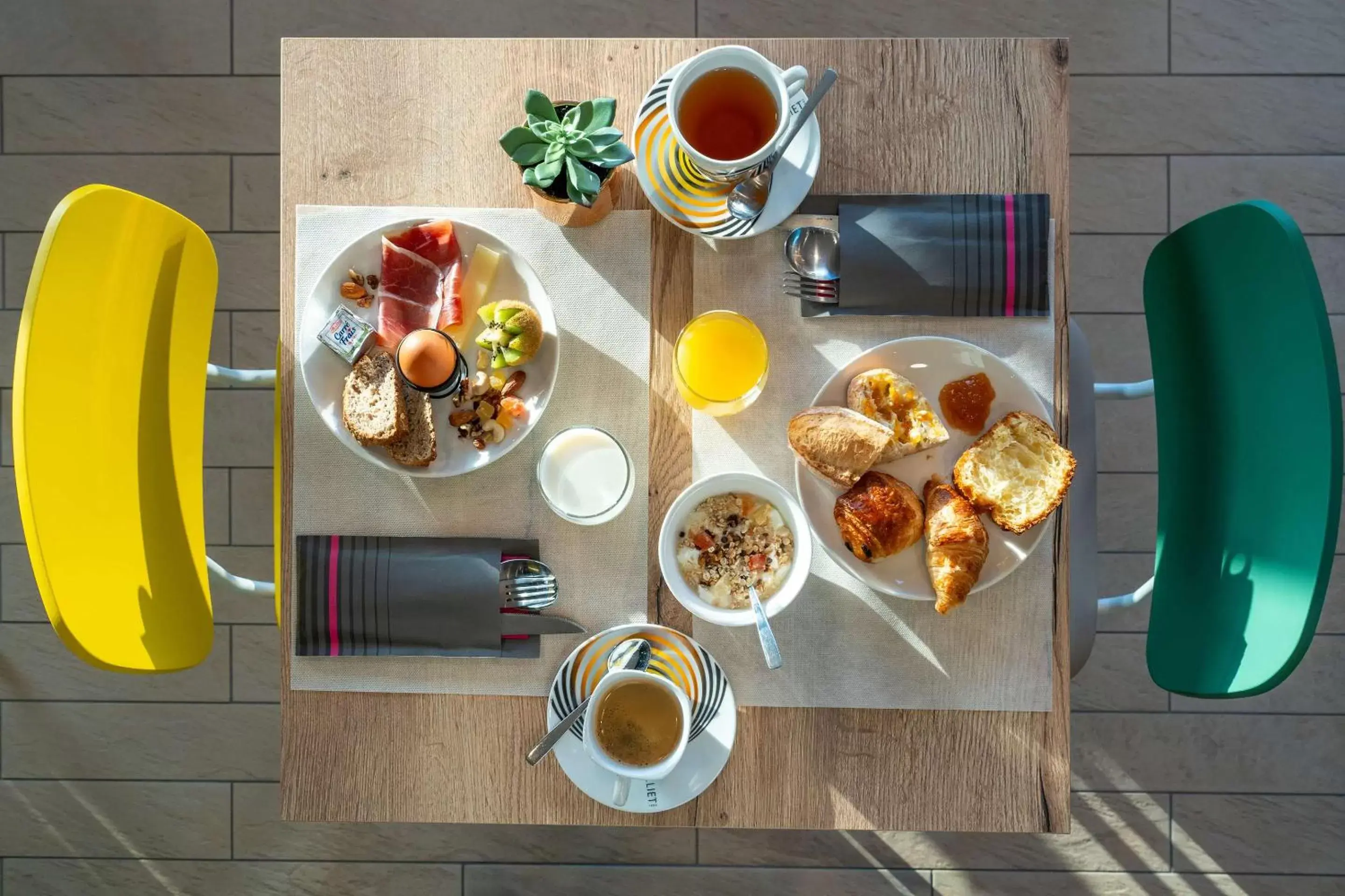 Breakfast in Sure Hotel by Best Western Rochefort-sur-Mer