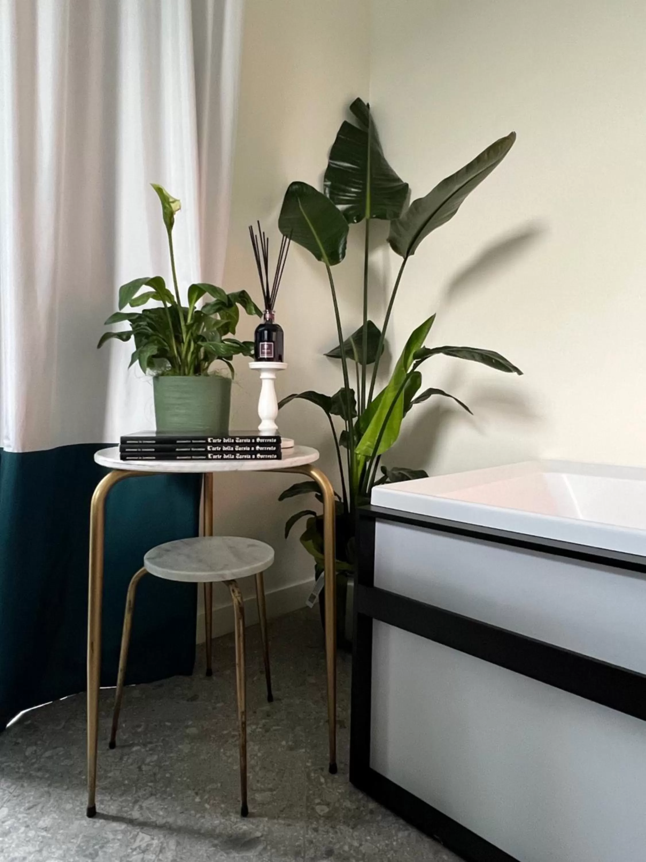 Hot Tub, Bed in 1912 Relais - Sorrento Coast