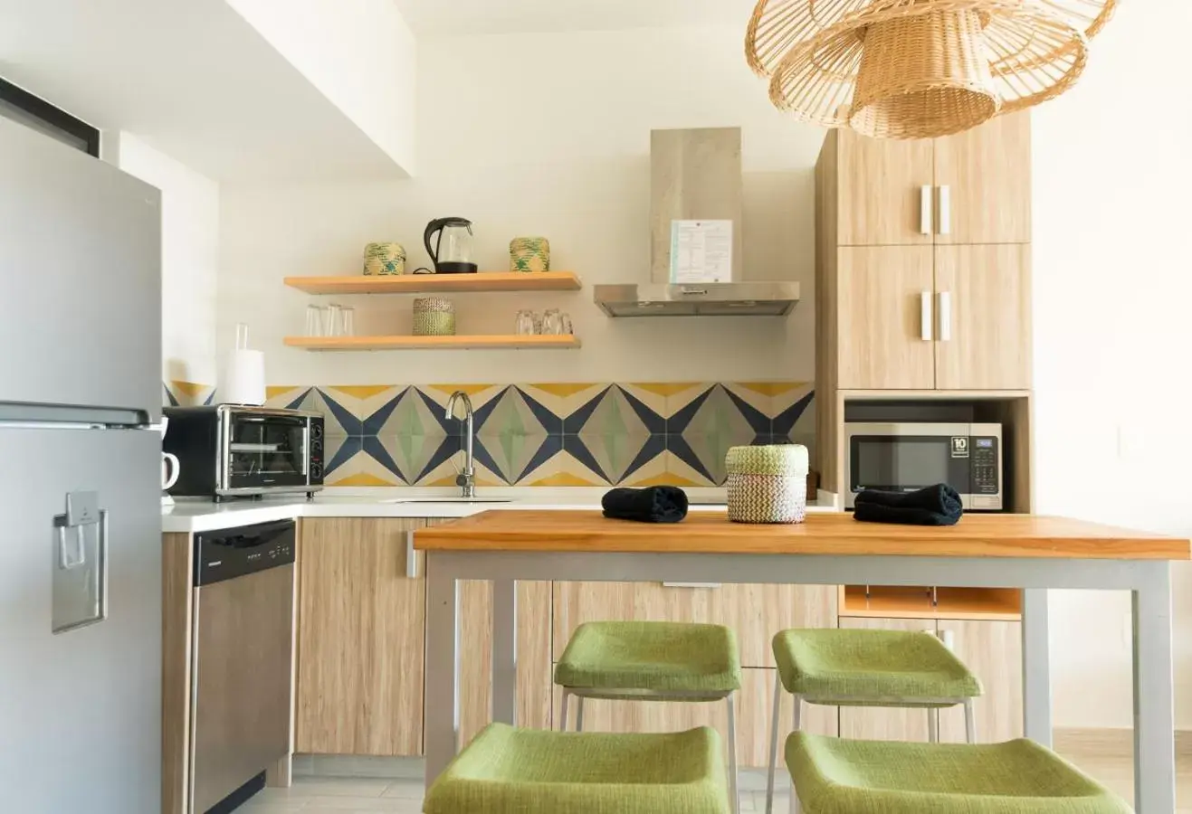 Kitchen or kitchenette, Kitchen/Kitchenette in Opal Suites Apartments