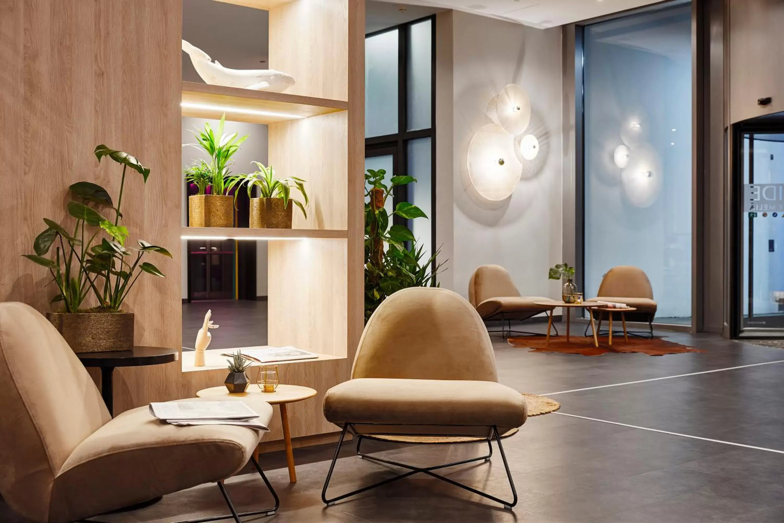 Lobby or reception, Seating Area in INNSiDE by Meliá Bremen