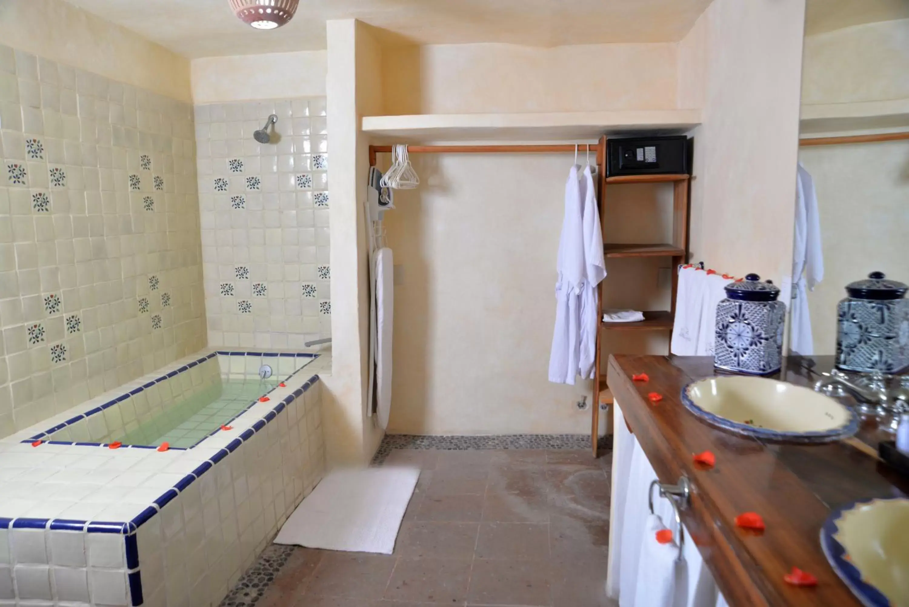 Bathroom in Hotel Aura del Mar