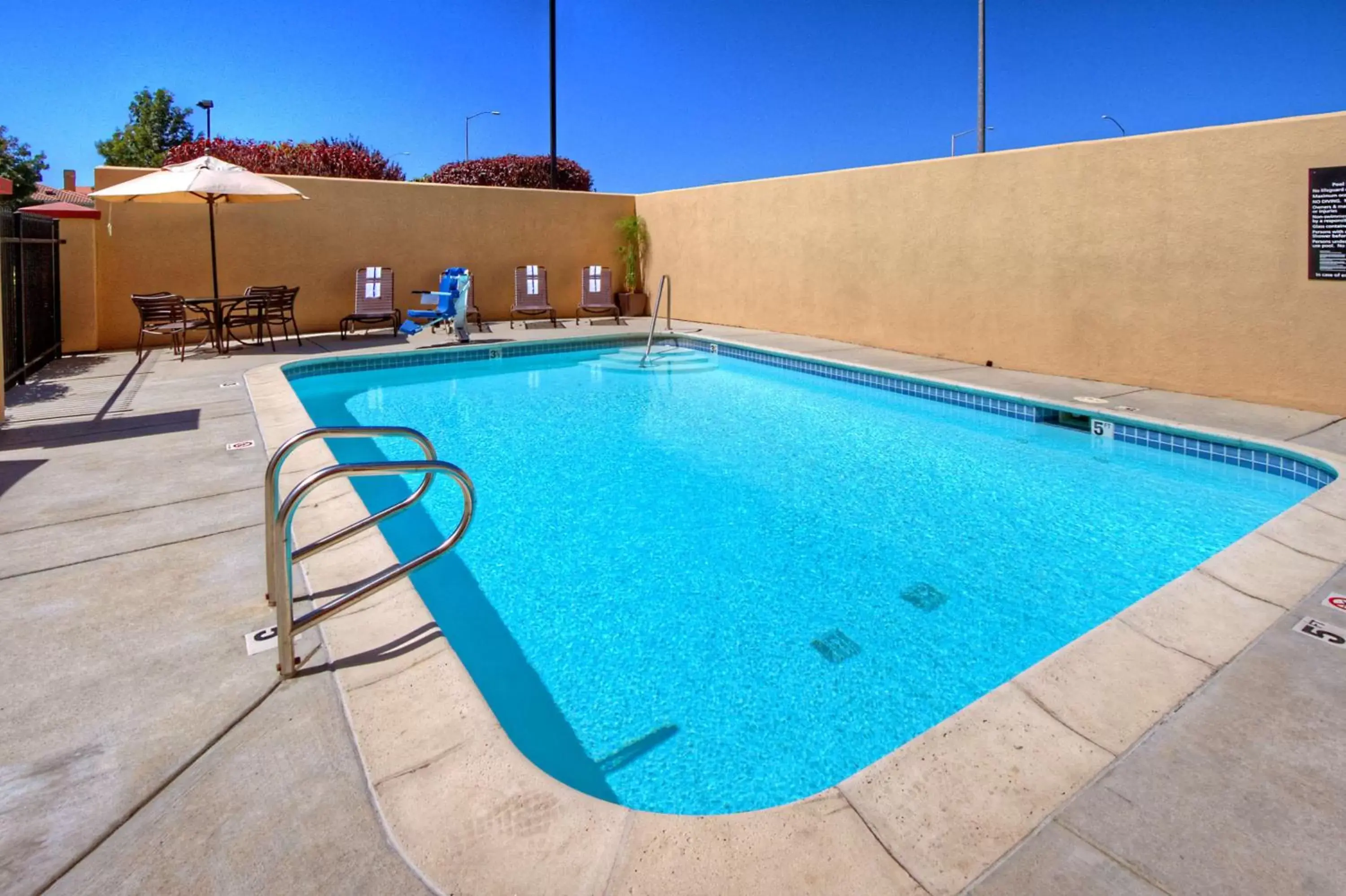 Pool view, Swimming Pool in Hampton Inn Milpitas