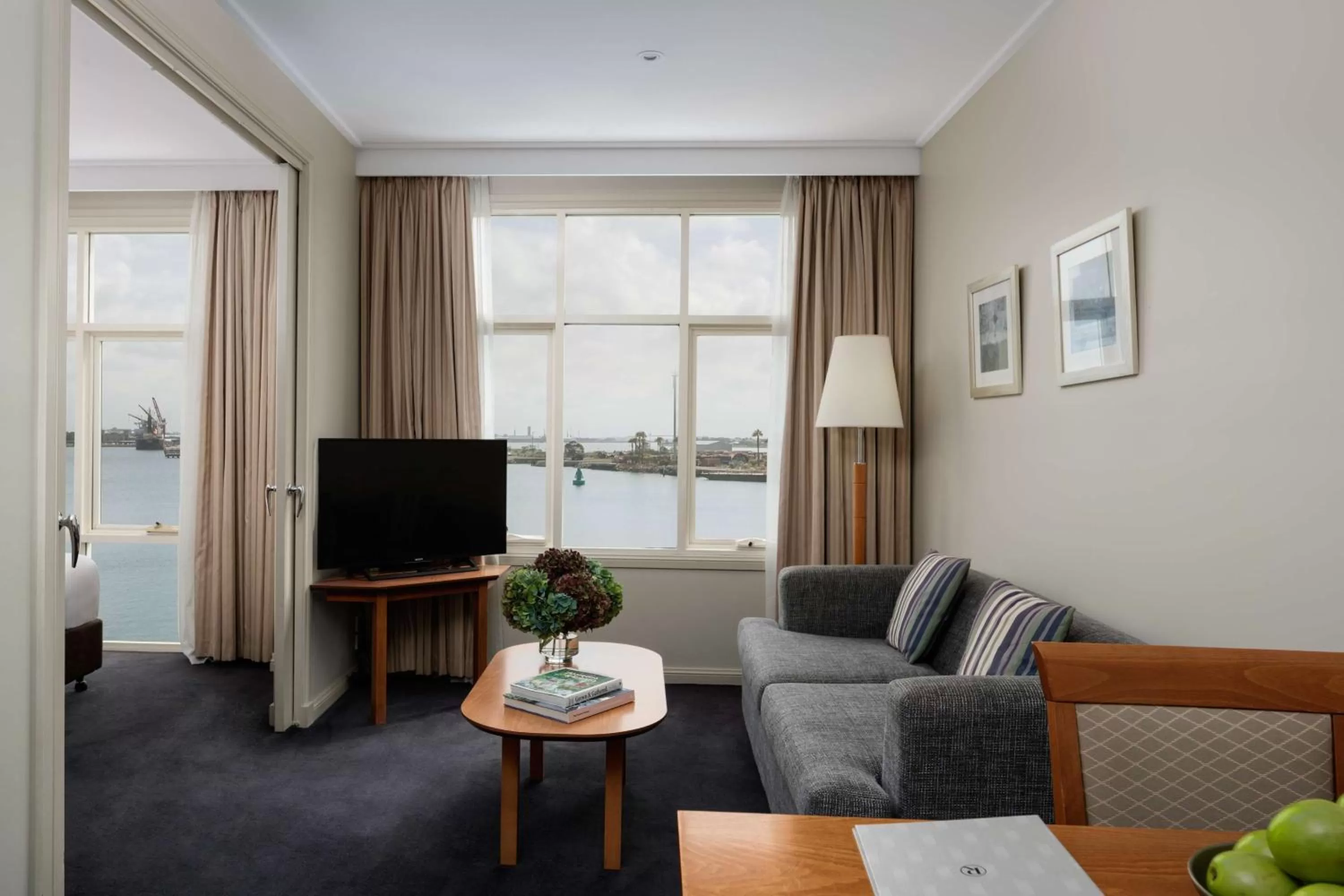 TV and multimedia in Rydges Newcastle