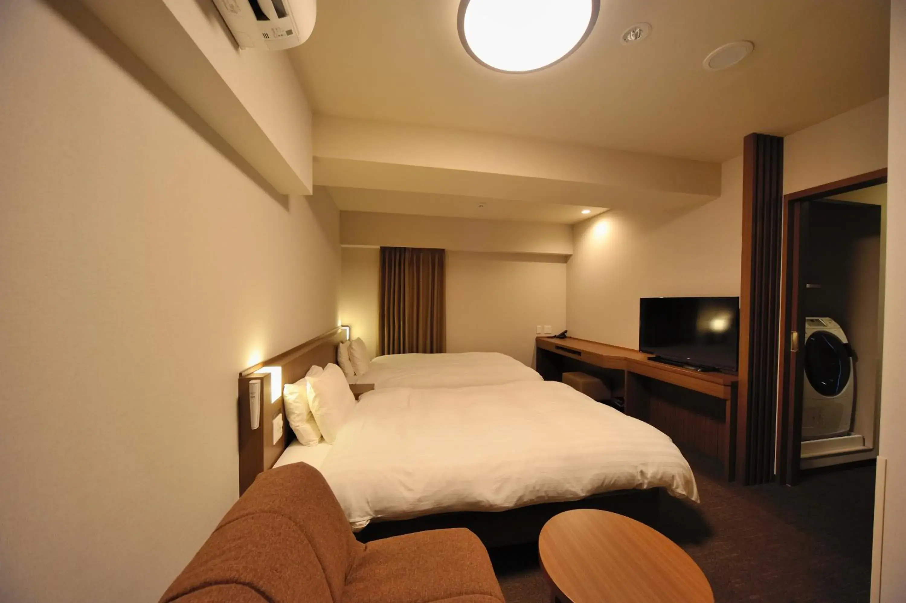 Photo of the whole room, Bed in Dormy Inn Express Meguro Aobadai Hot Spring