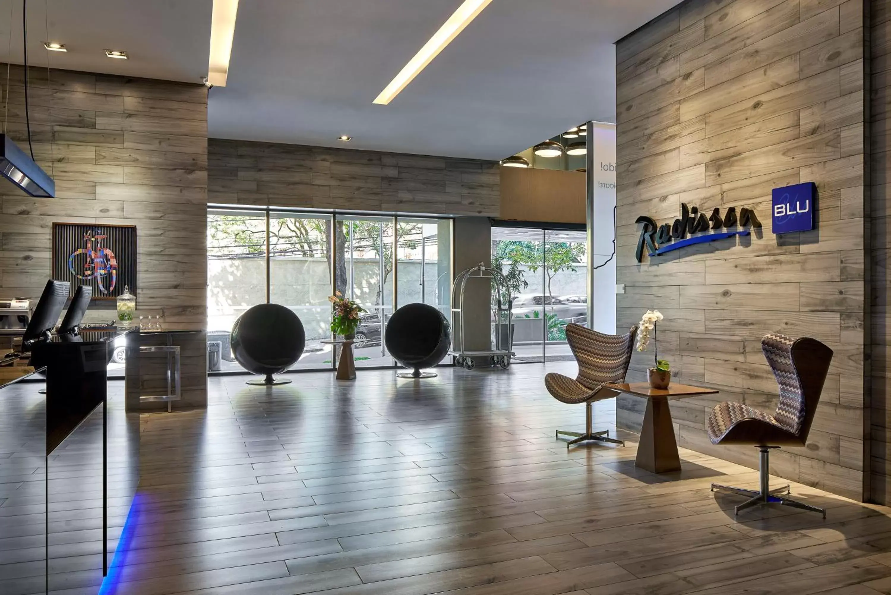 Lobby or reception, Fitness Center/Facilities in Radisson Blu Belo Horizonte Savassi