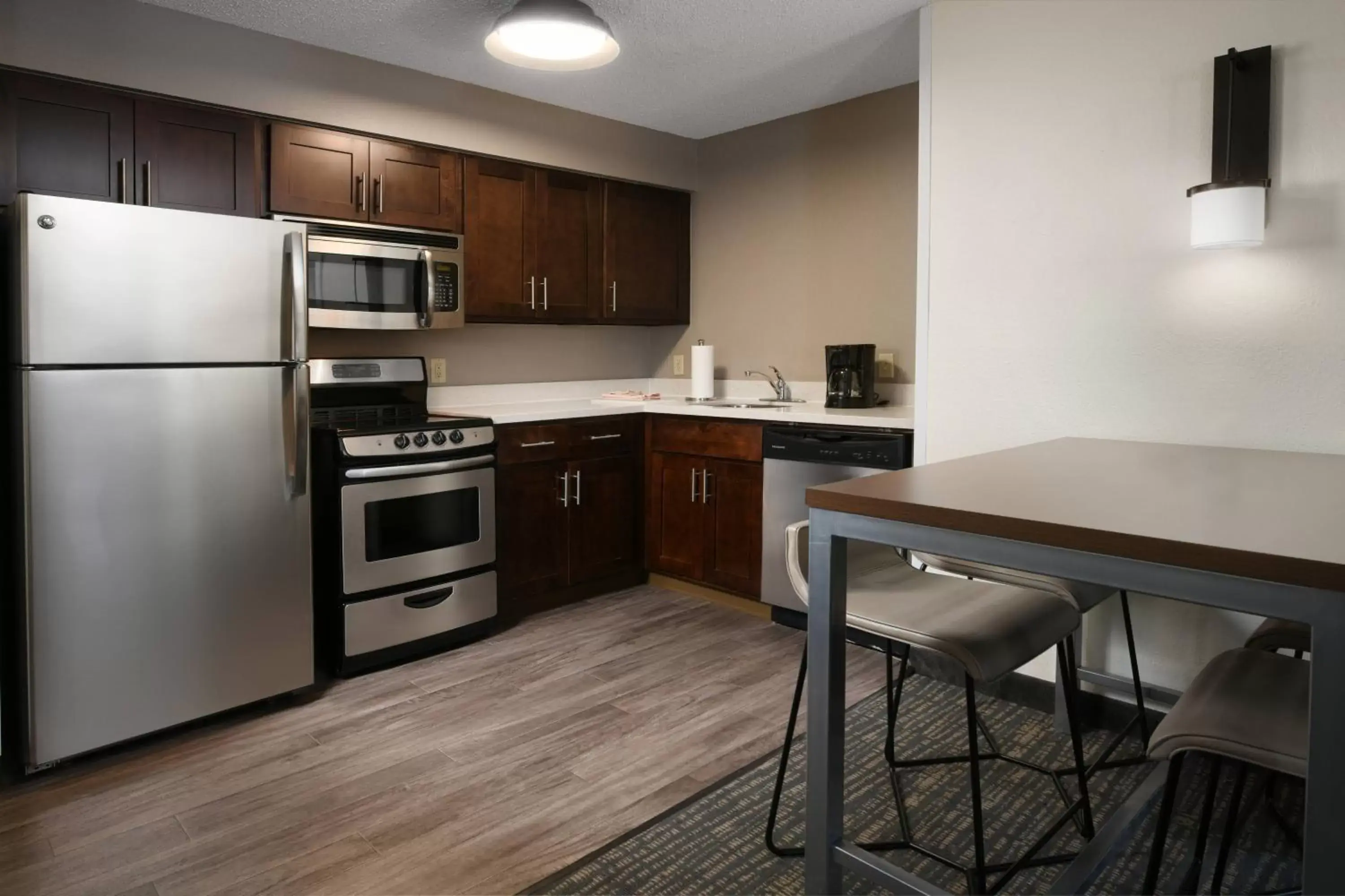 Bedroom, Kitchen/Kitchenette in Residence Inn Houston Westchase On Westheimer