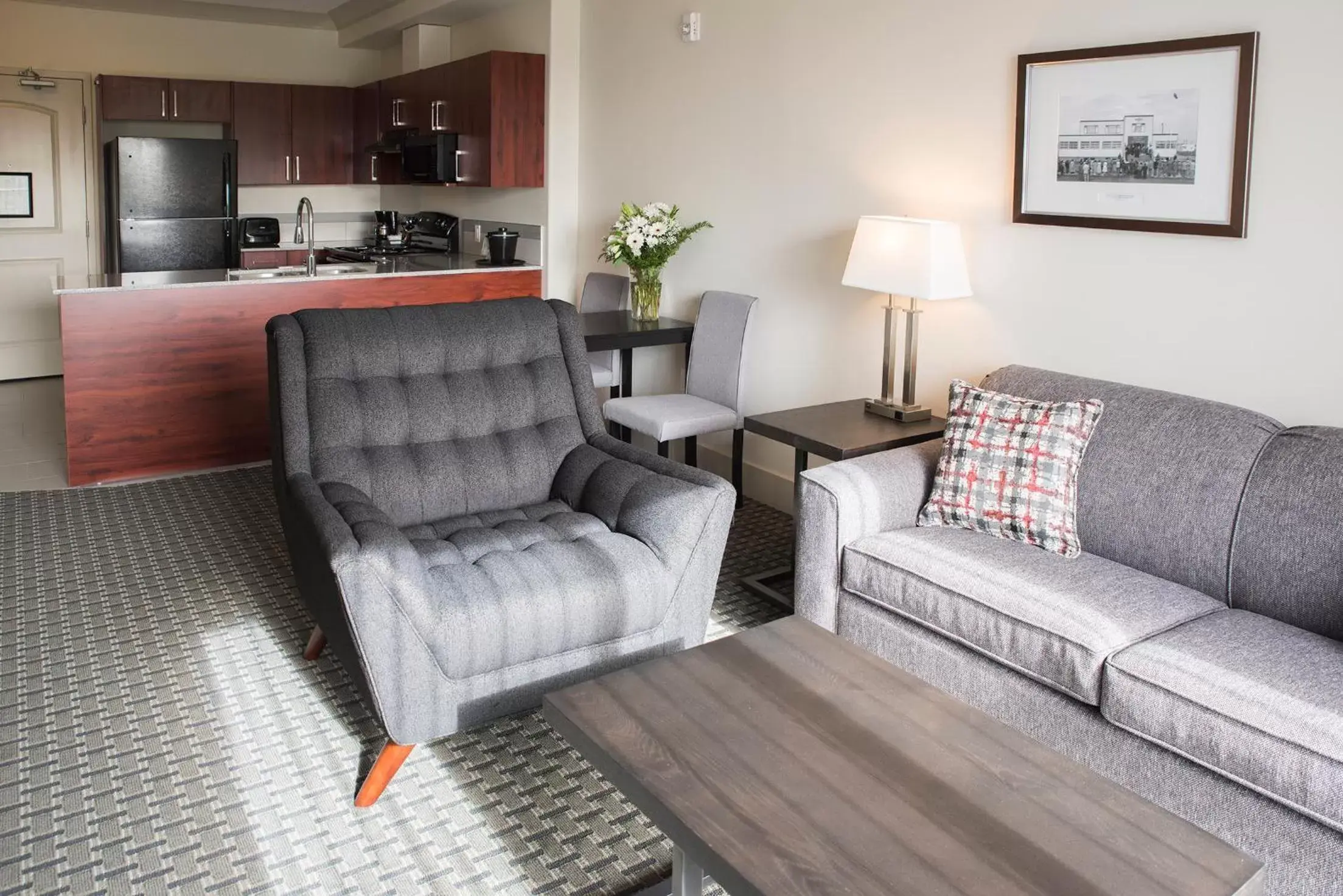 Living room, Seating Area in Chateau Nova Yellowknife