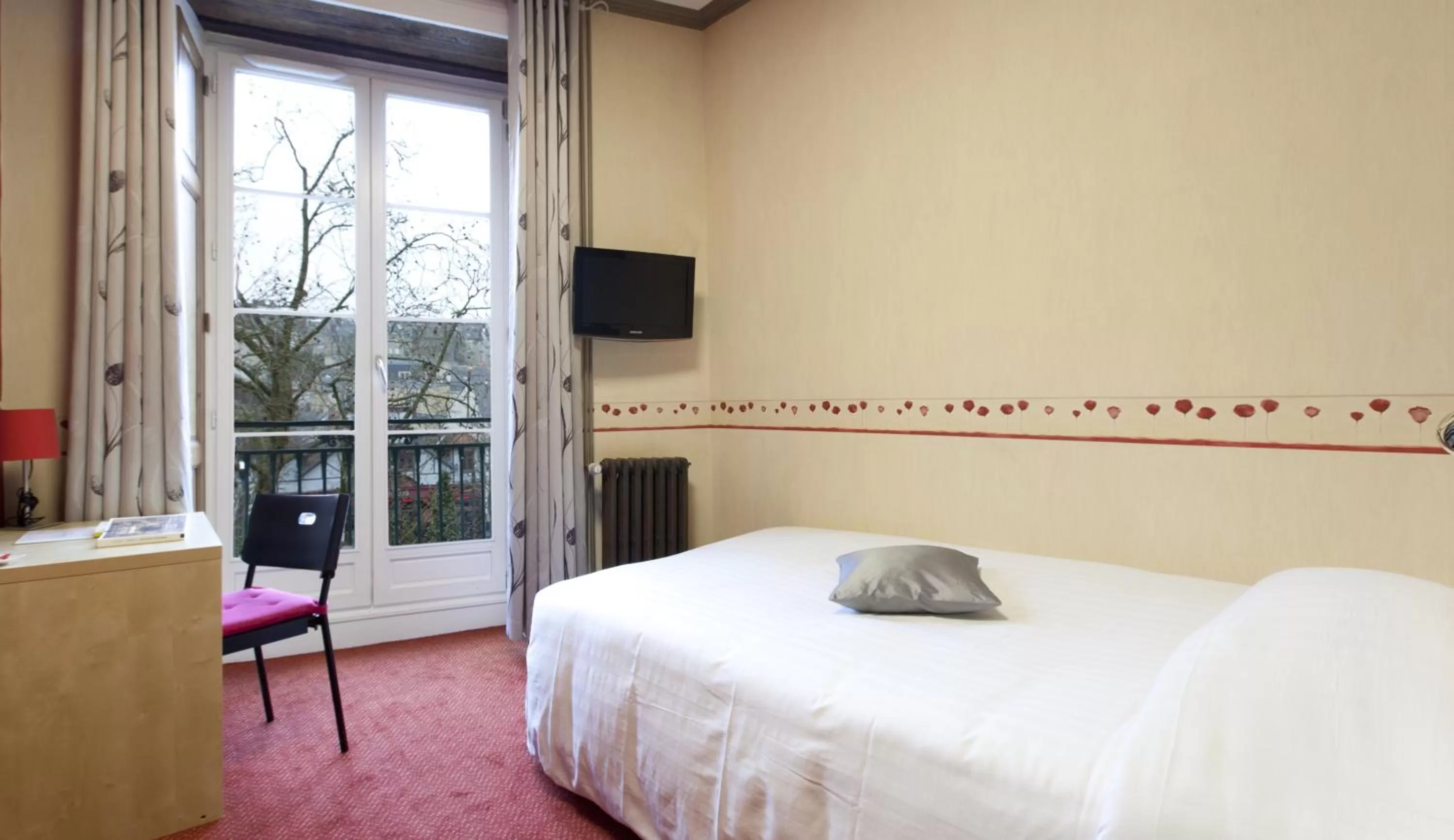 Room 1 person in Logis Hôtel Duquesne