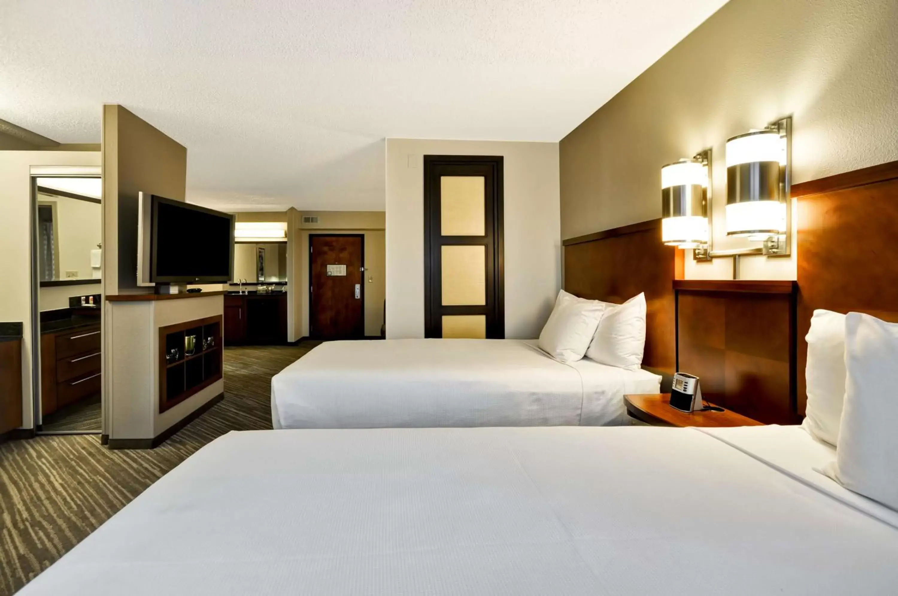 Photo of the whole room, Bed in Hyatt Place Albuquerque Uptown