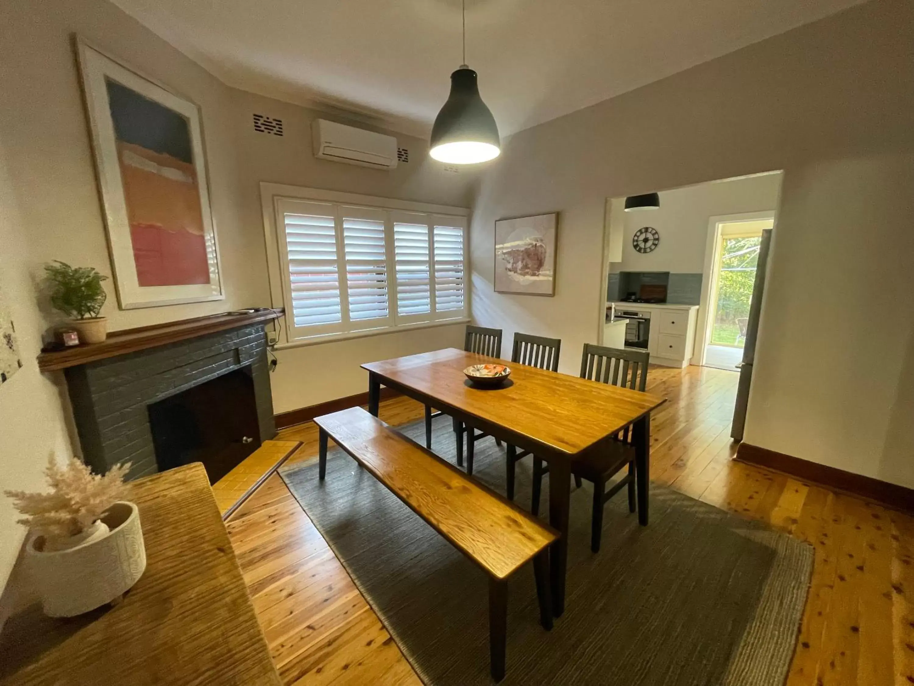 Dining Area in Astor Hotel Motel