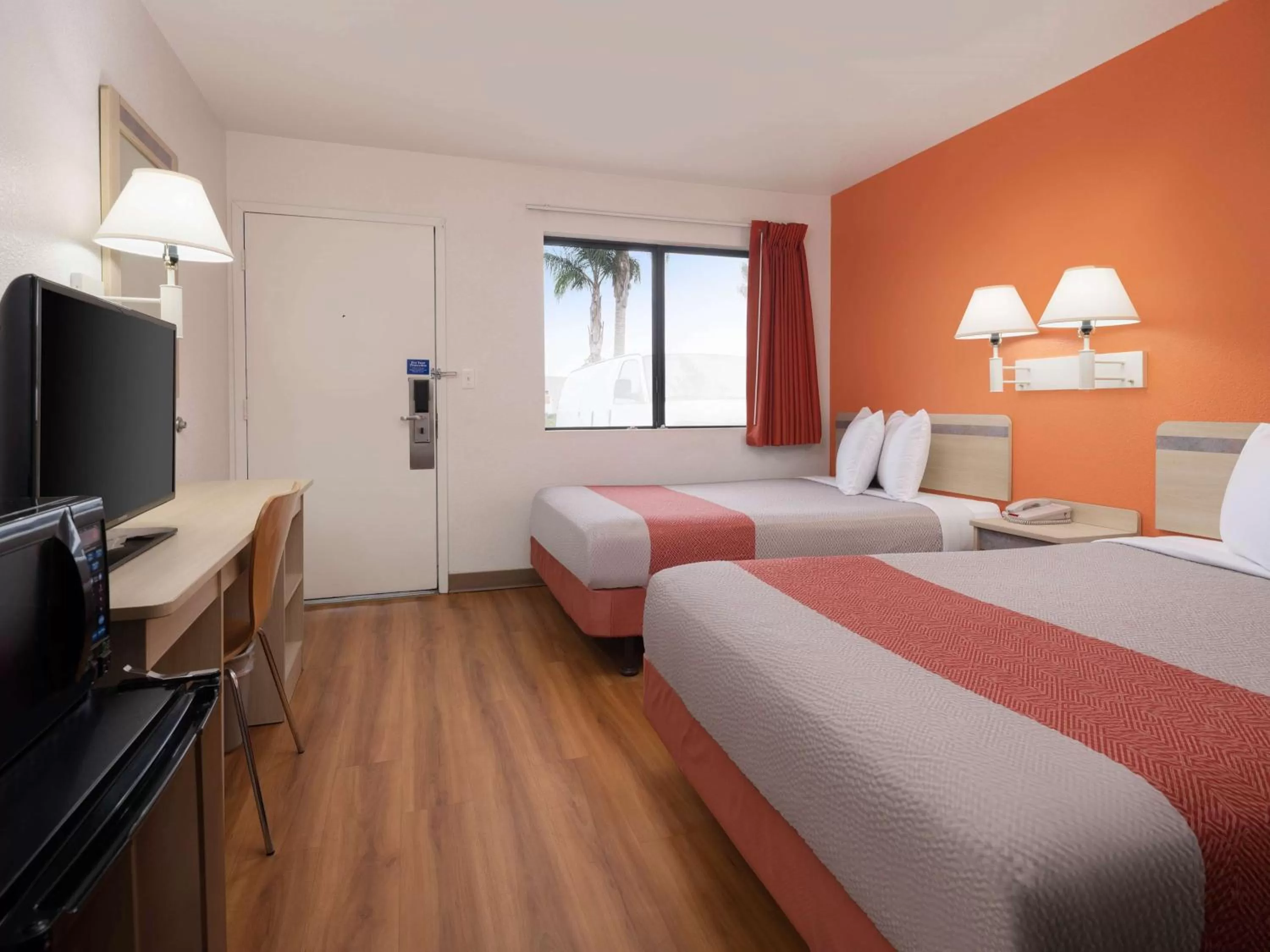 Bedroom, Bed in Motel 6-Santa Maria, CA - North