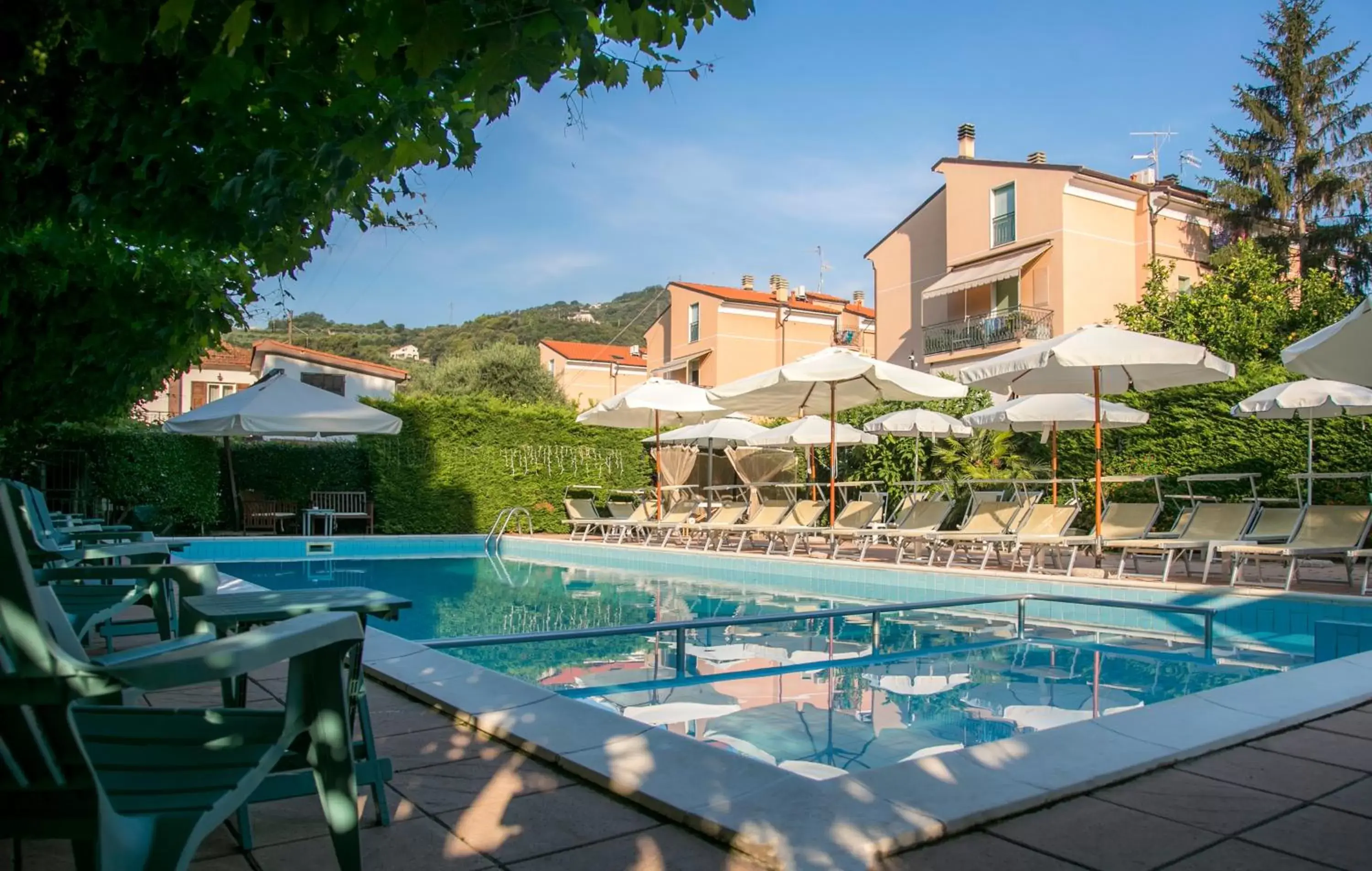 Property building, Swimming Pool in Residence Holidays