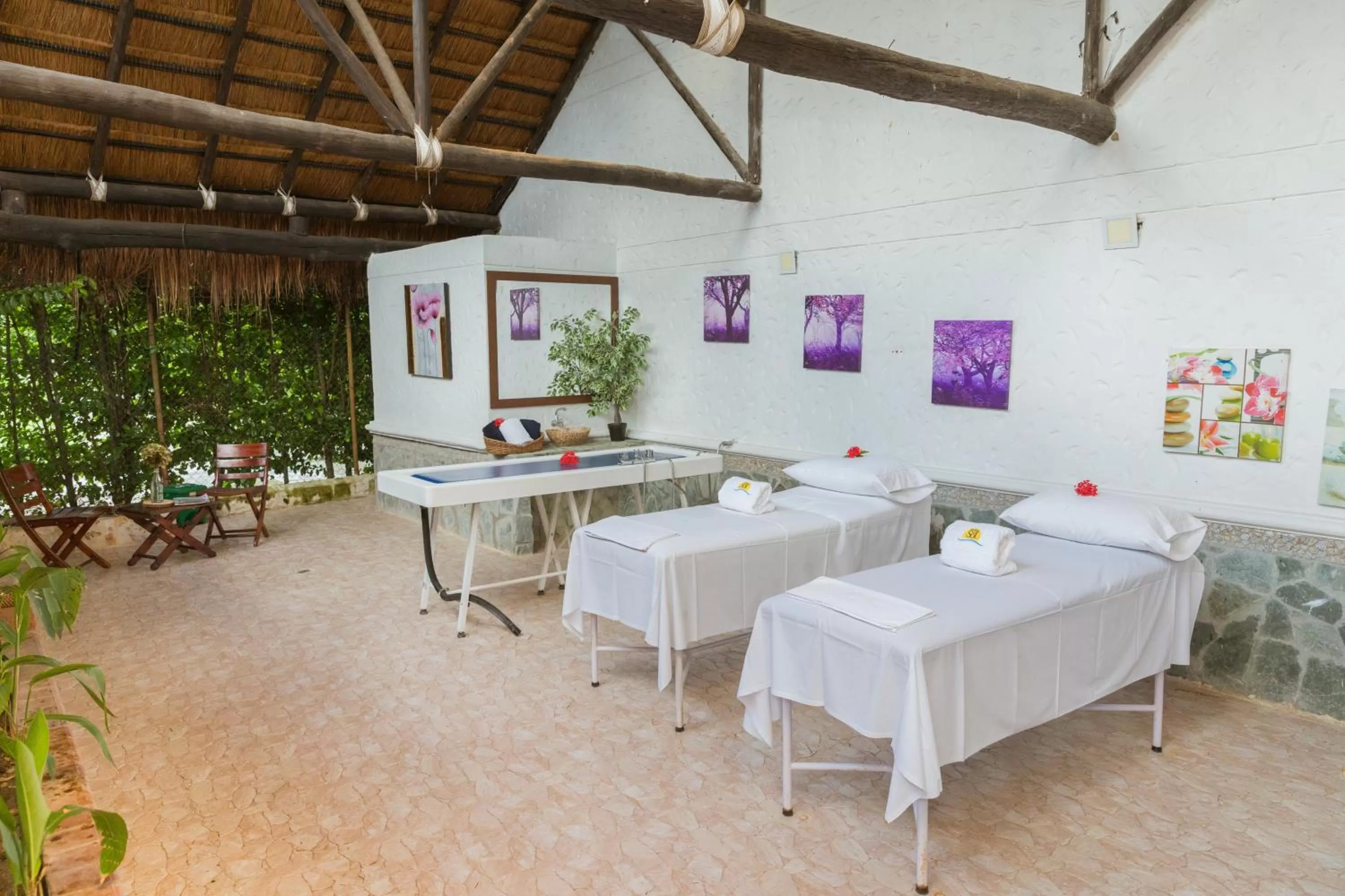 Property building in Hotel Portón del Sol