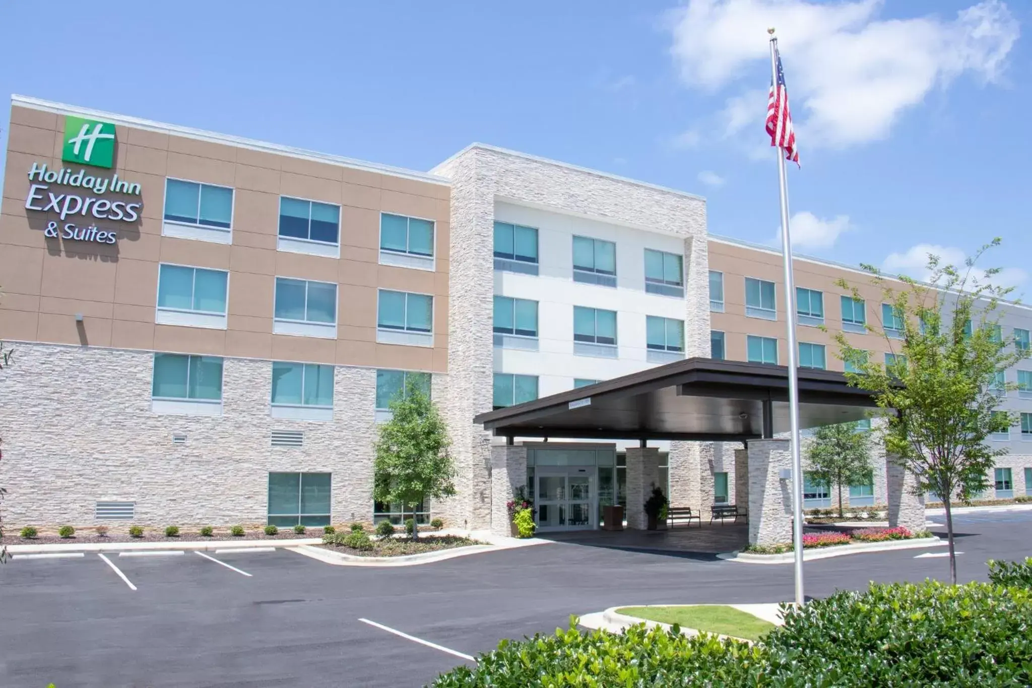 Property Building in Holiday Inn Express & Suites - Tuscaloosa East - Cottondale, an IHG Hotel