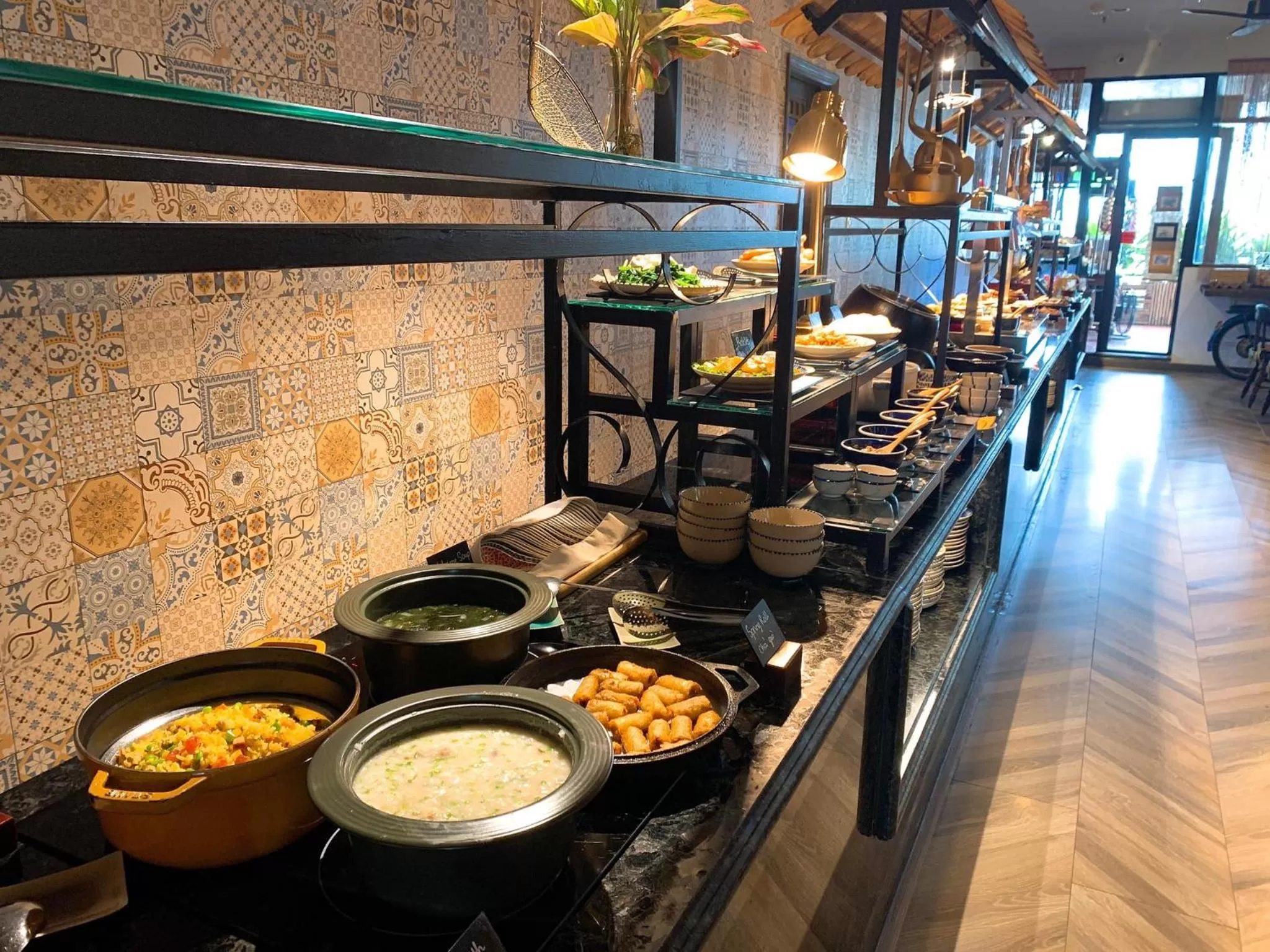 Buffet breakfast in Prostyle Hotel Ho Chi Minh プロスタイルホテルホーチミン