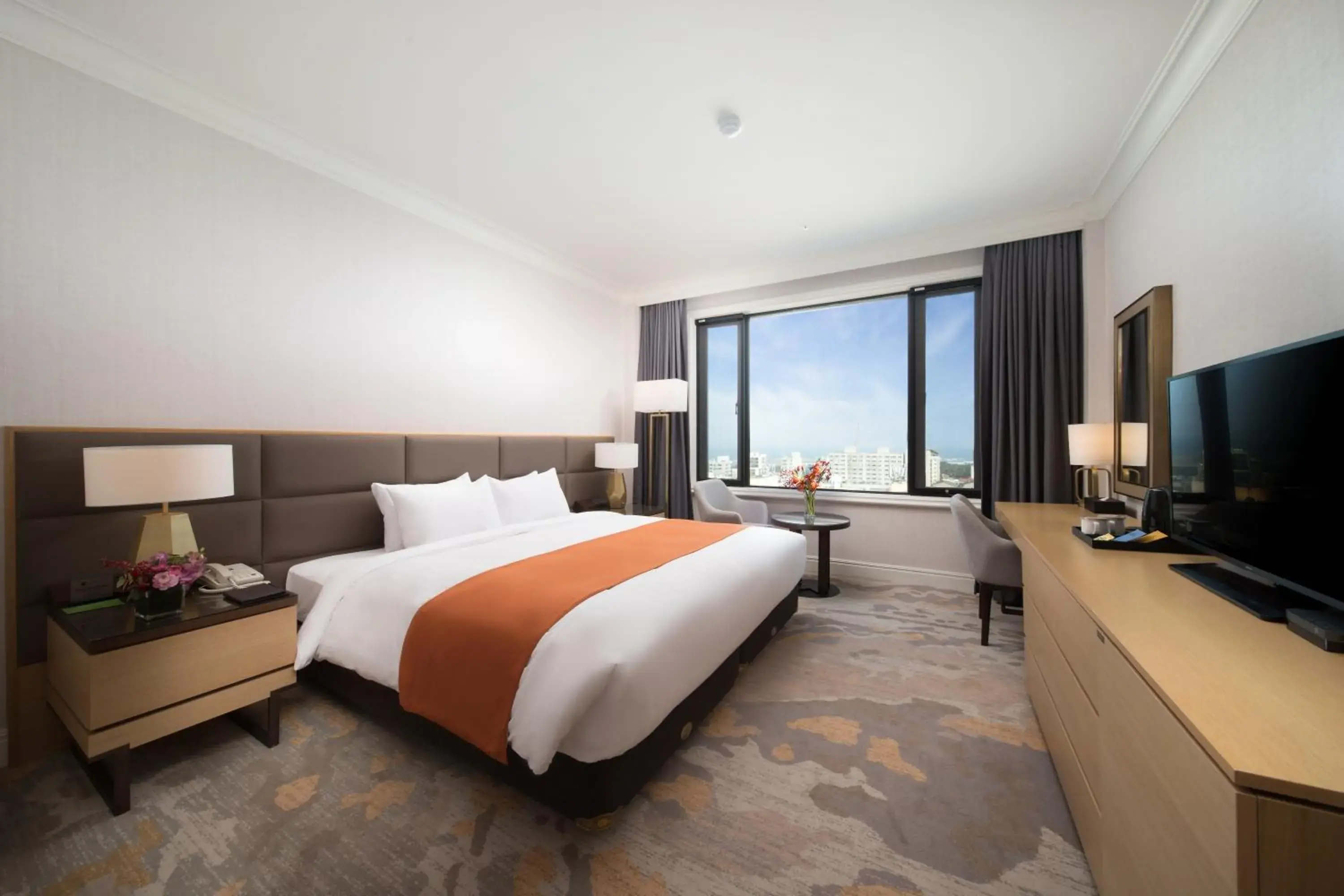 Standard King Room in Jeju Sun Hotel & Casino Standard King Room in Jeju Sun Hotel & Casino