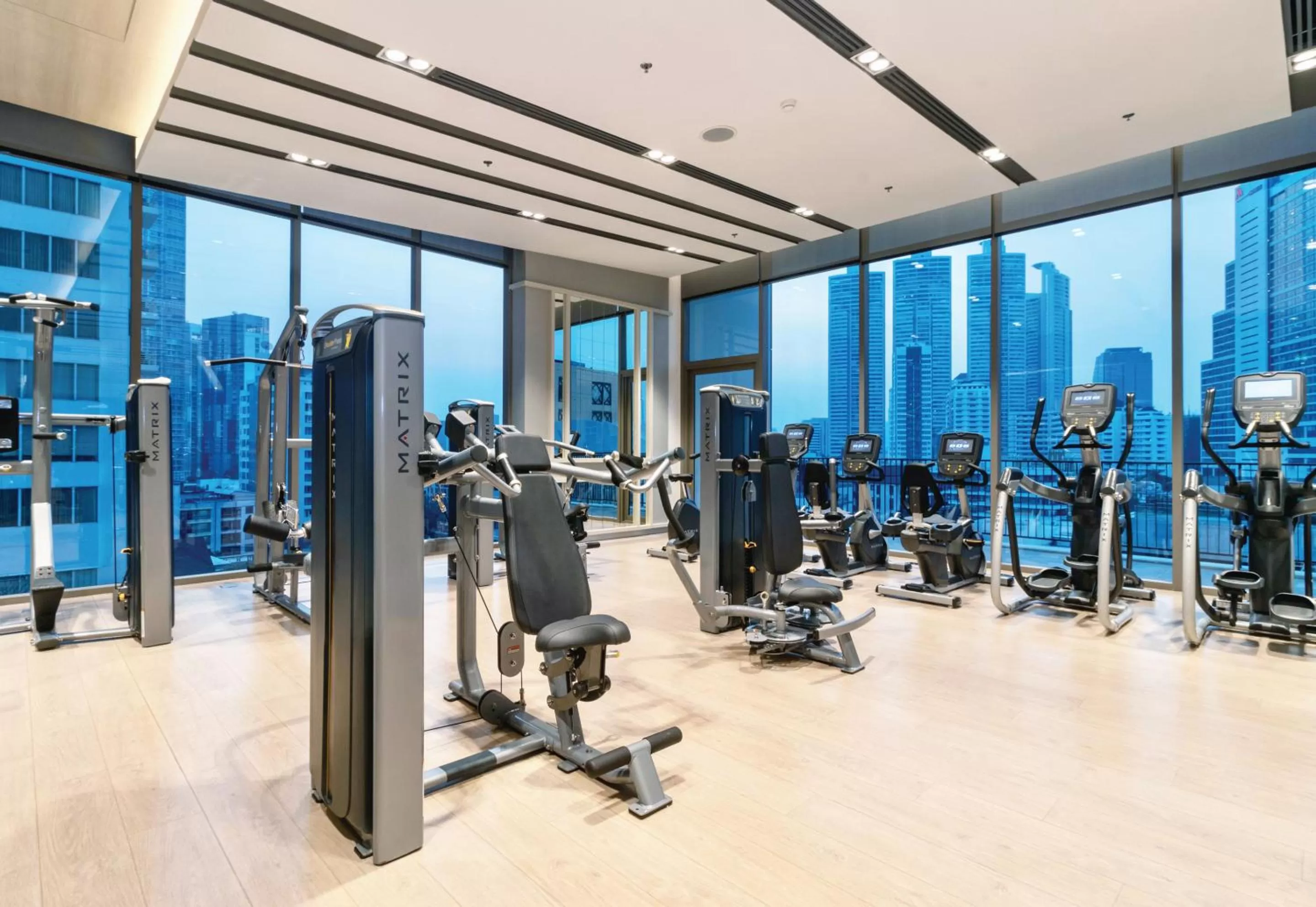 Fitness centre/facilities in Oakwood Suites Bangkok