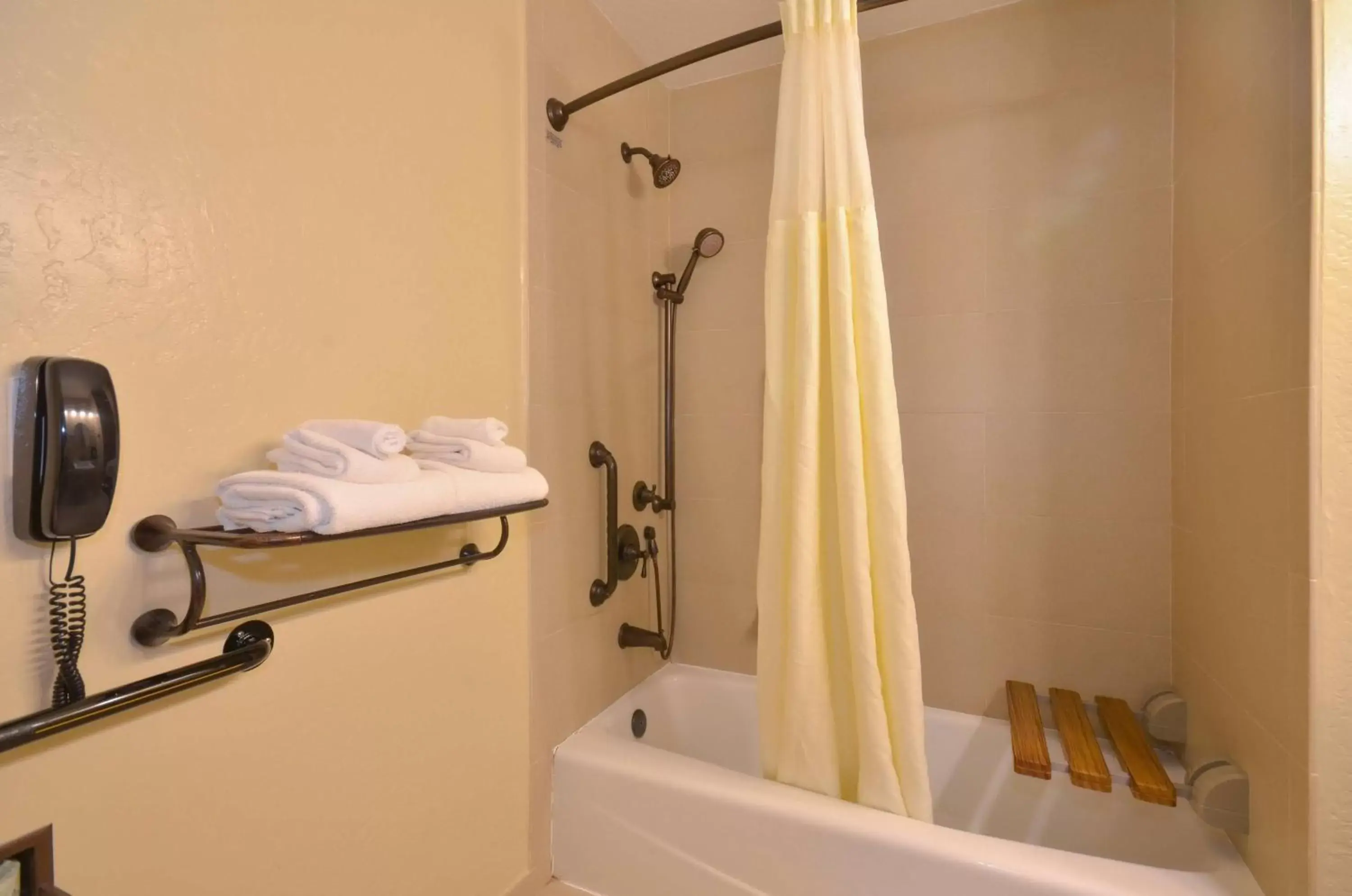 Shower, Bathroom in Best Western The Inn & Suites Pacific Grove