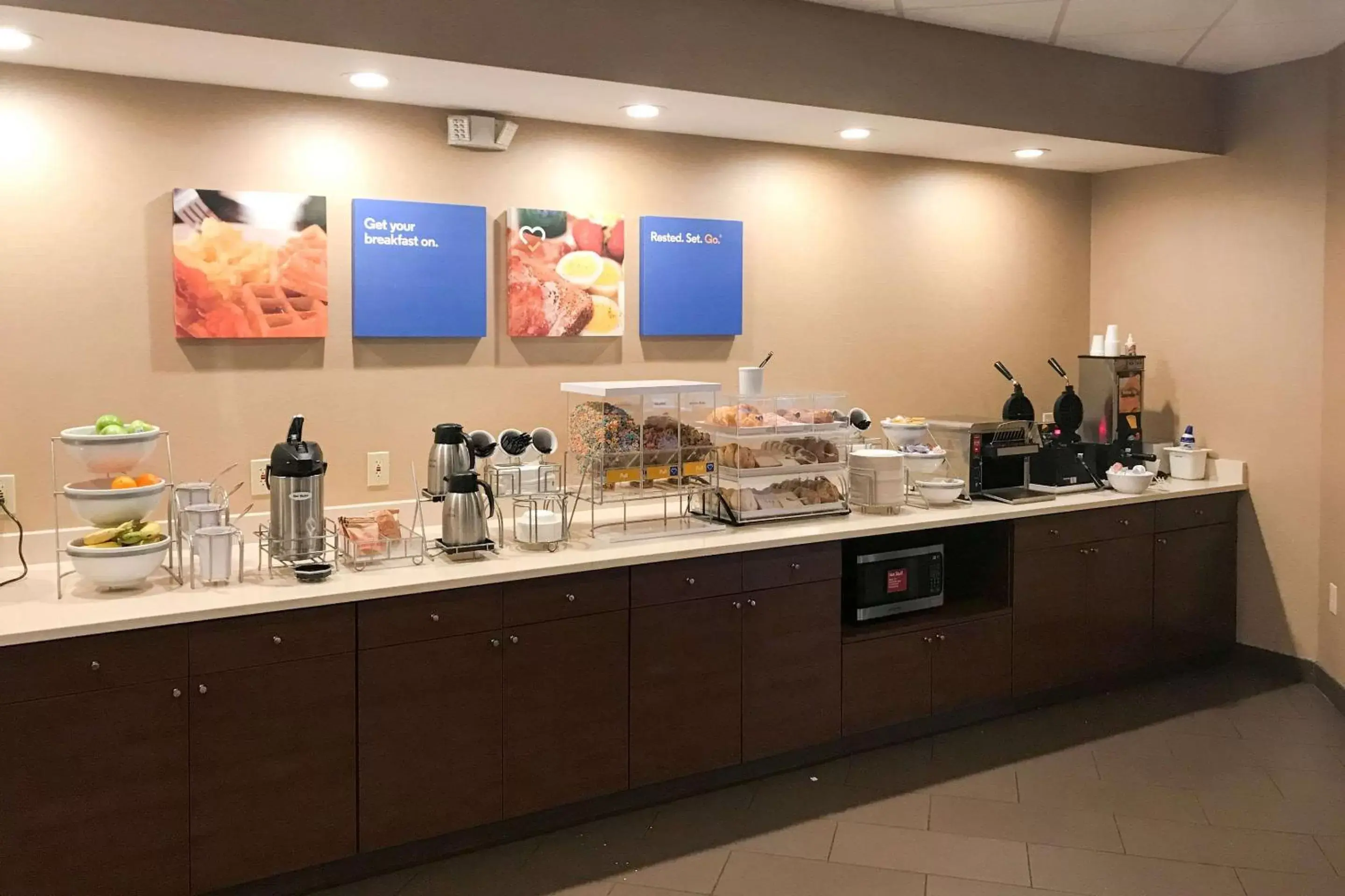 Restaurant/places to eat in Comfort Inn Latham/Albany North Restaurant/places to eat in Comfort Inn Latham/Albany North