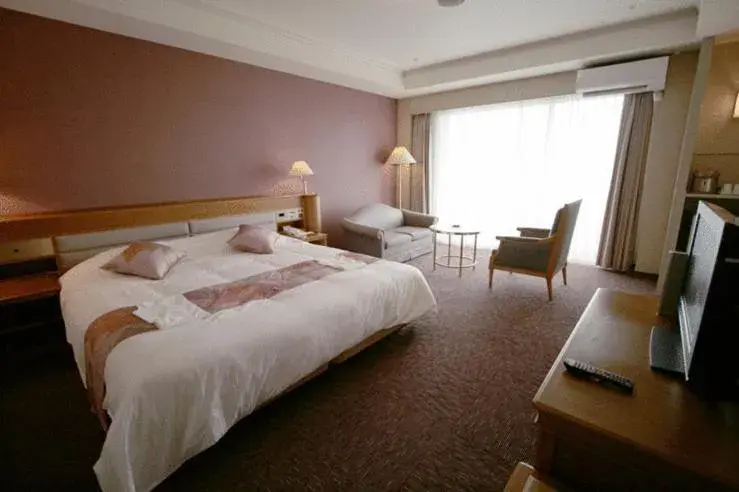 Day, Bed in Sendai Hills Hotel