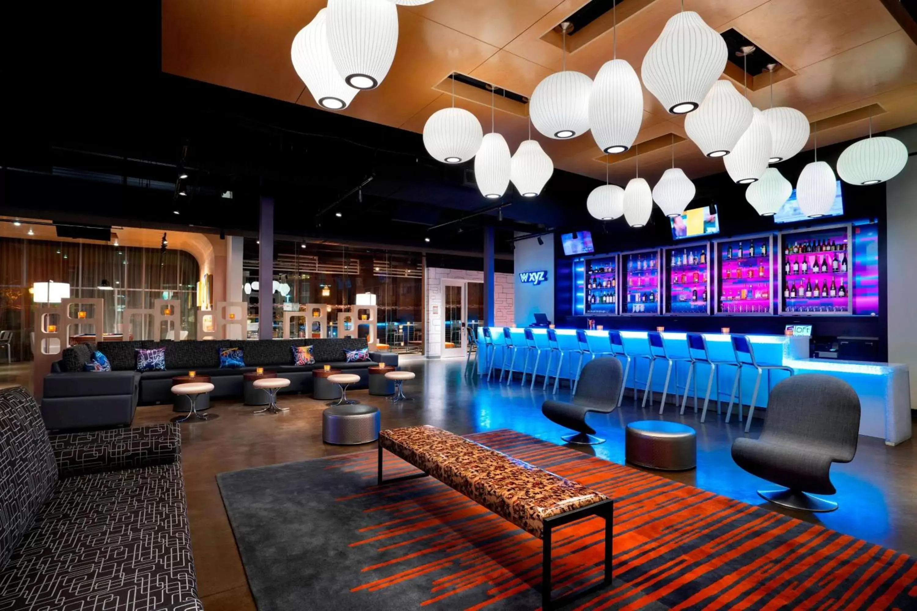 Restaurant/places to eat in Aloft Columbia Downtown