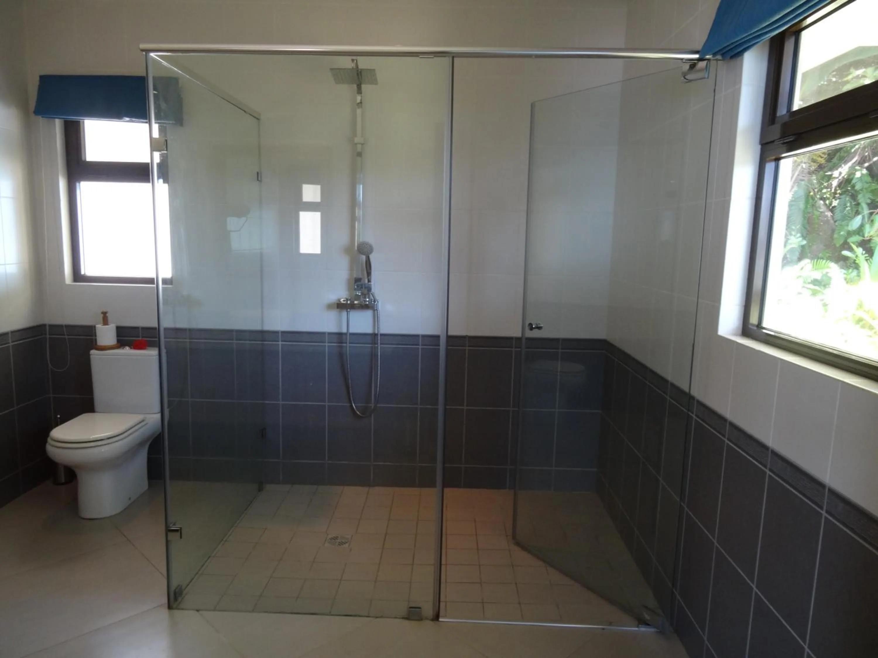 Shower in Sailfish Beach Villas