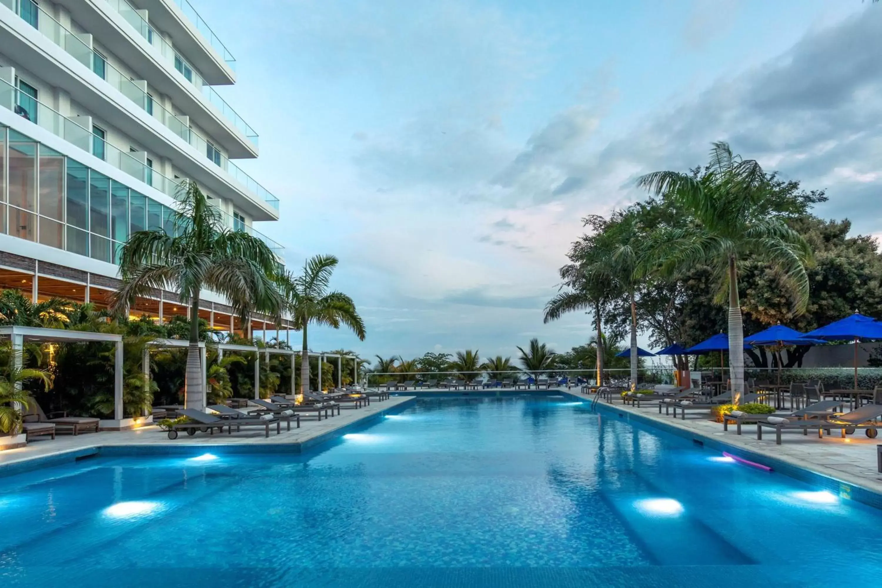 Swimming Pool in Santa Marta Marriott Resort Playa Dormida
