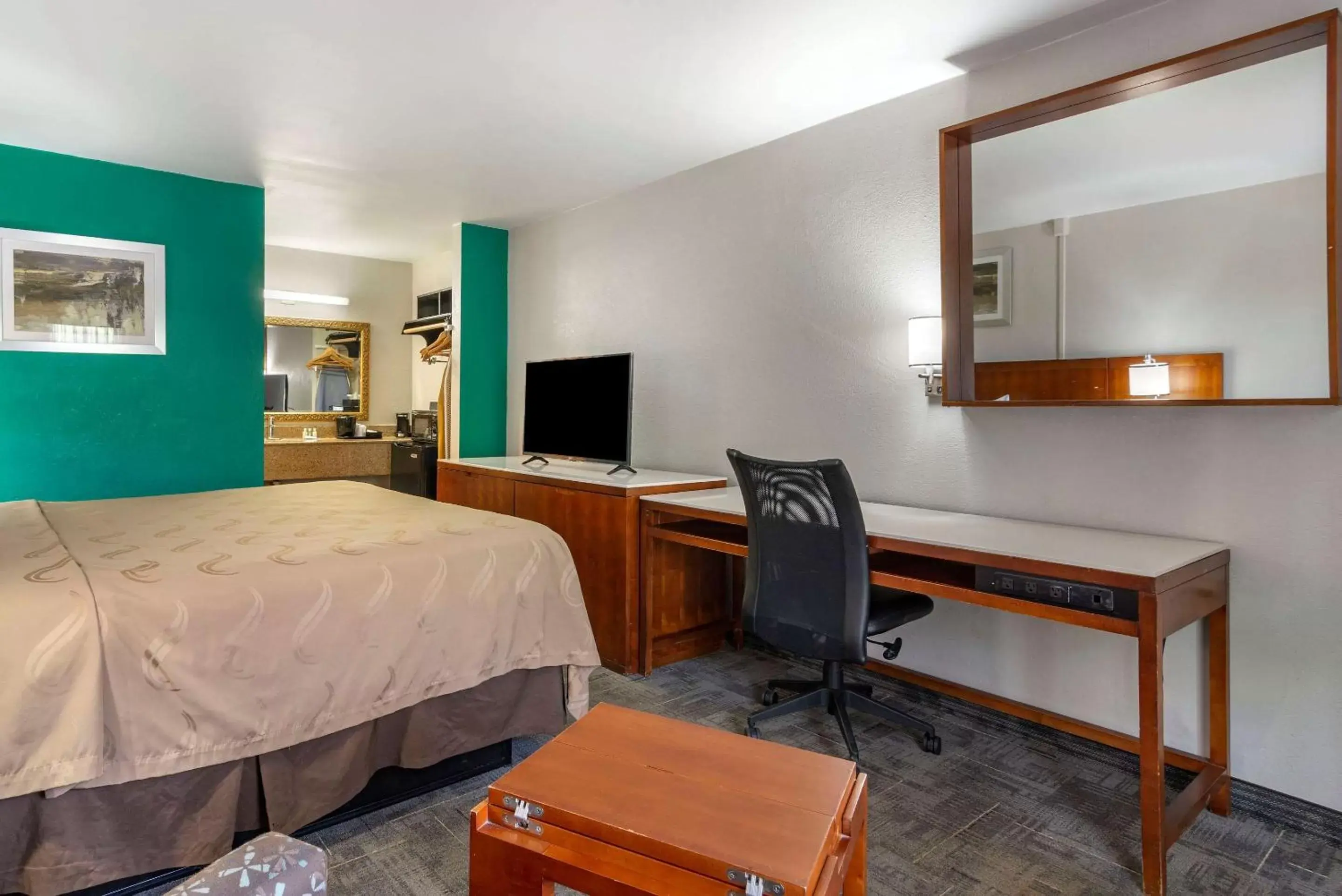Bedroom, Bed in Quality Inn Covington Bedroom, Bed in Quality Inn Covington