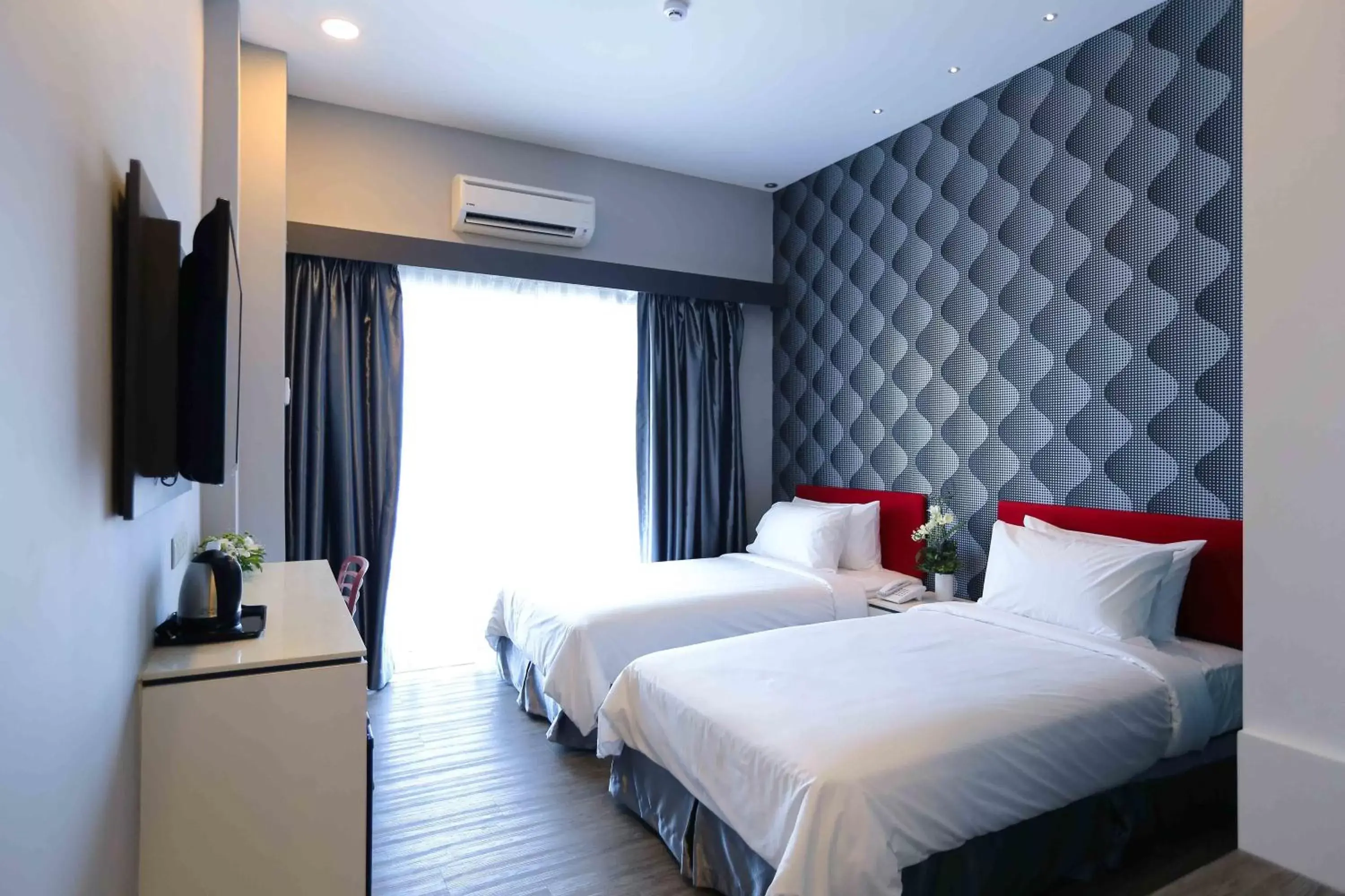 Bedroom, Bed in Cenang Plaza Beach Hotel