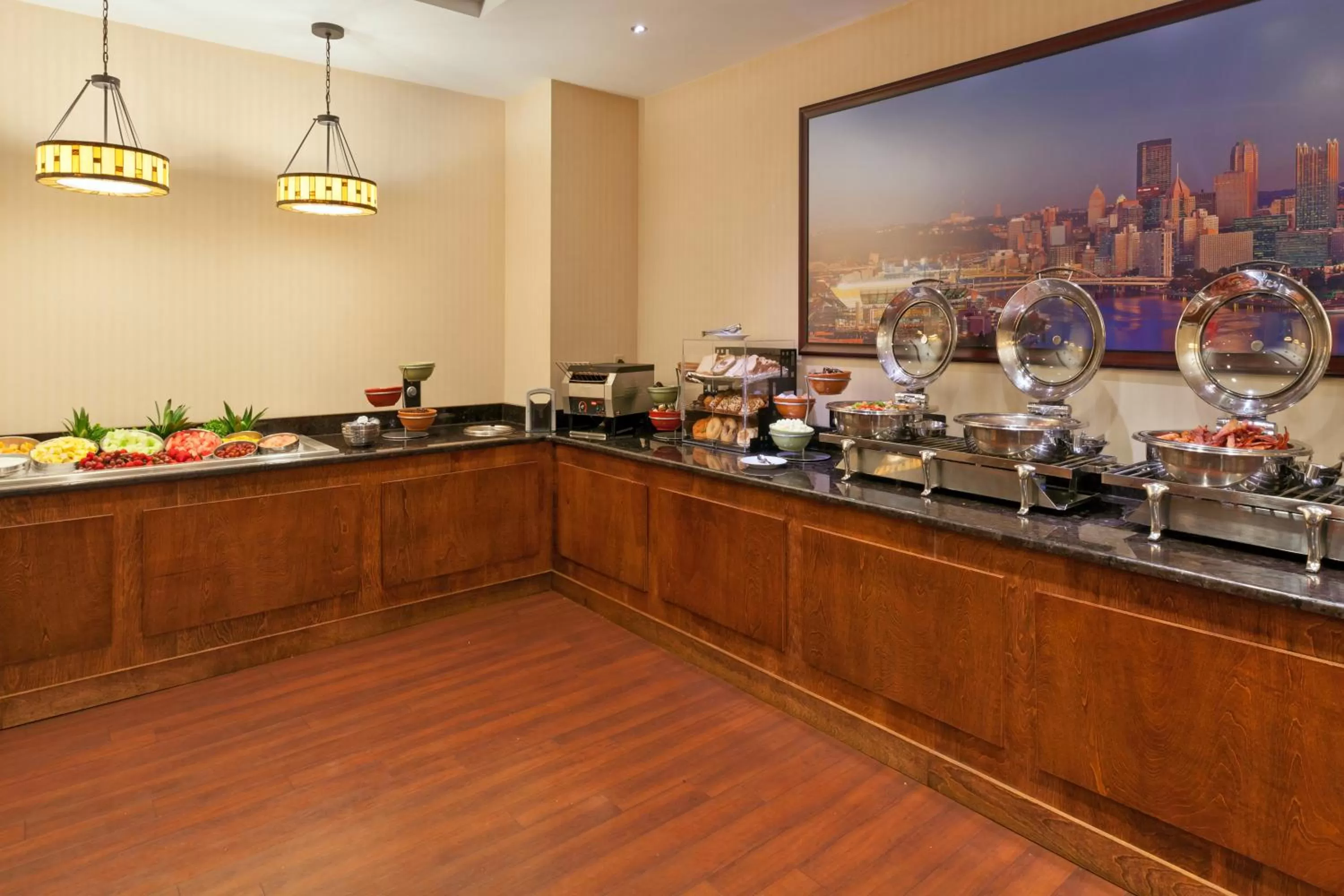 Restaurant/places to eat in Wyndham Grand Pittsburgh