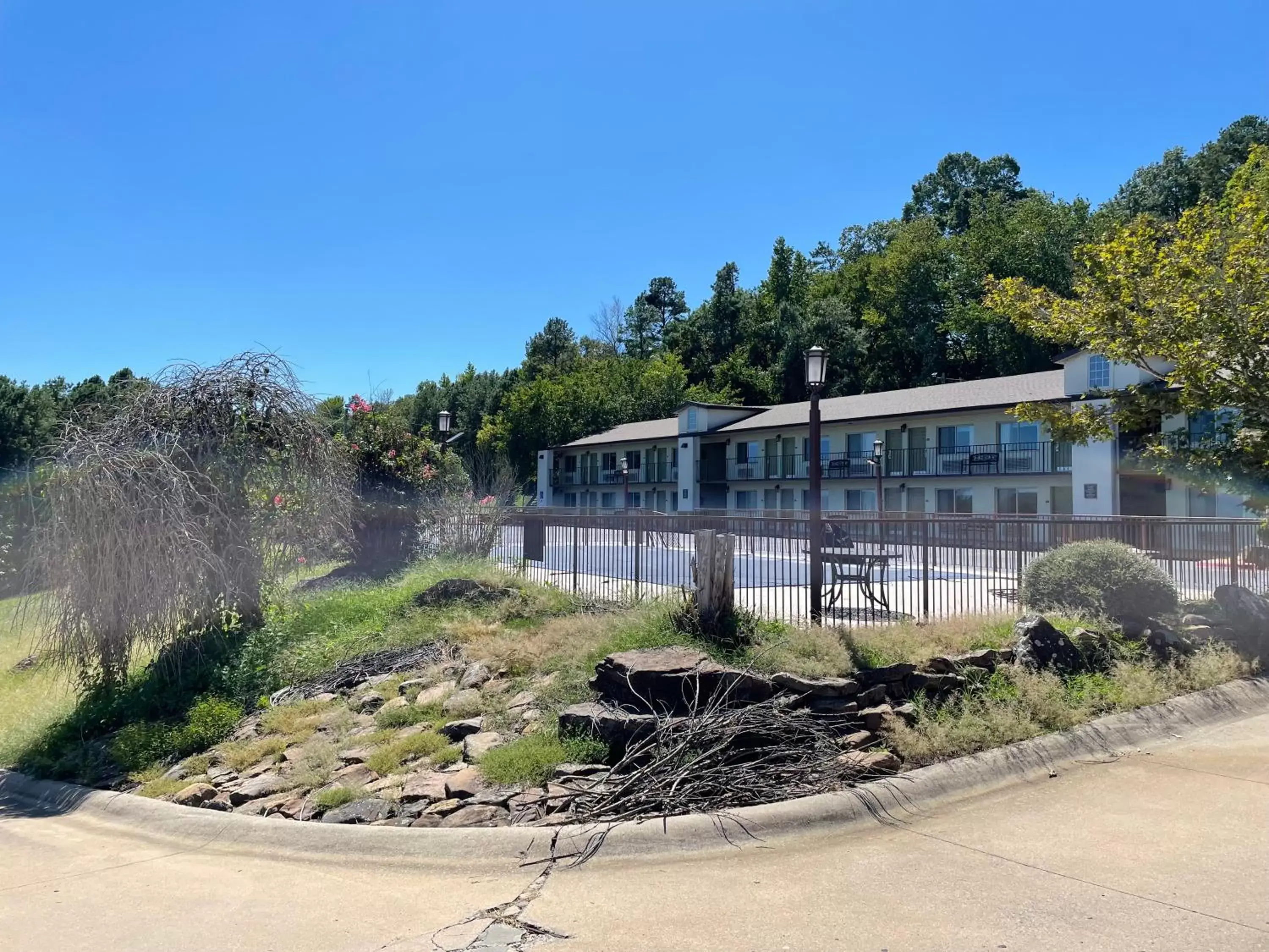 Property building in Quality Inn Clinton North Property building in Quality Inn Clinton North