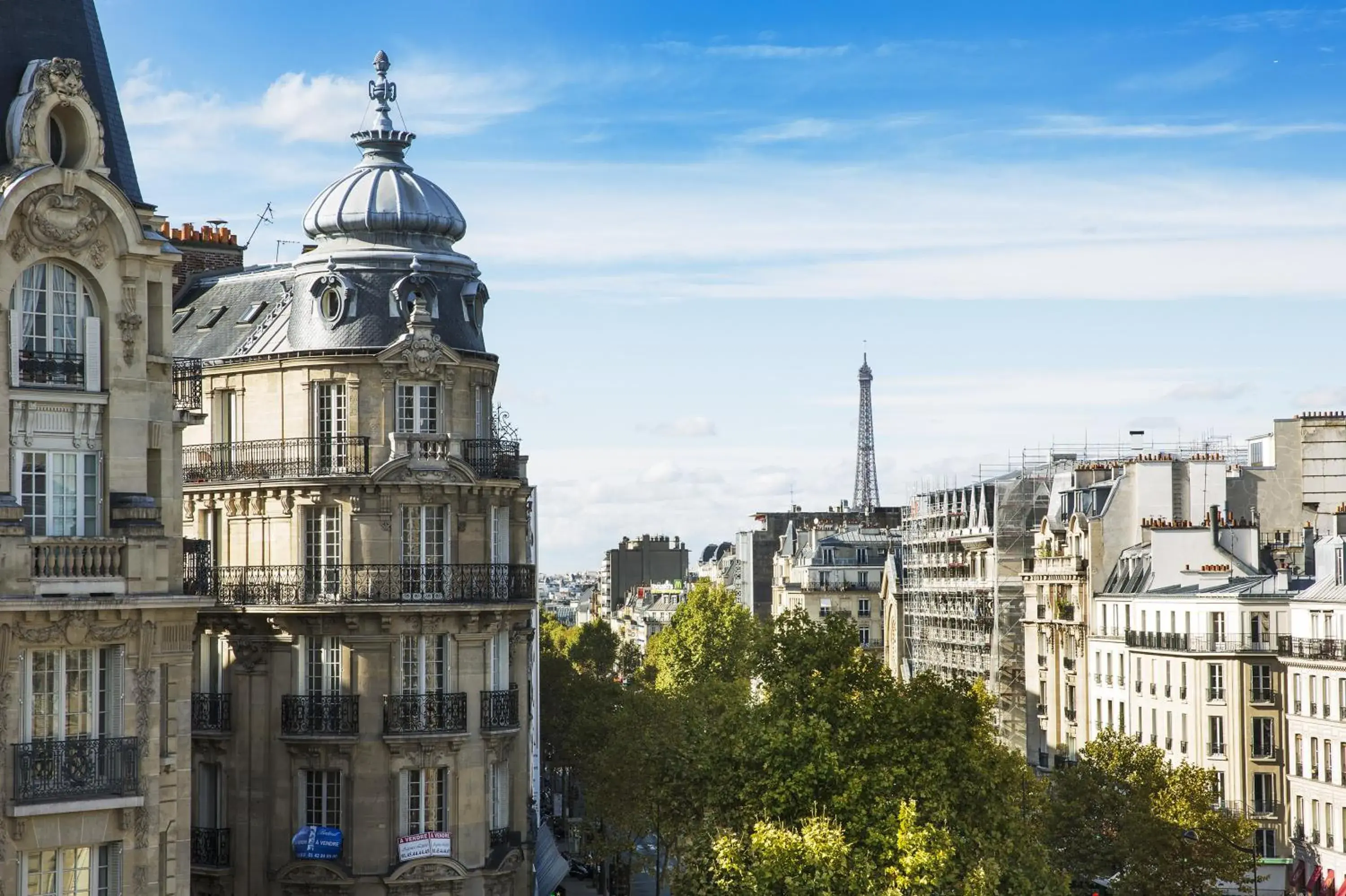 View (from property/room), Nearby Landmark in Hôtel Raspail Montparnasse