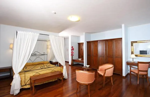 Photo of the whole room, Bed in Hotel Gabarda