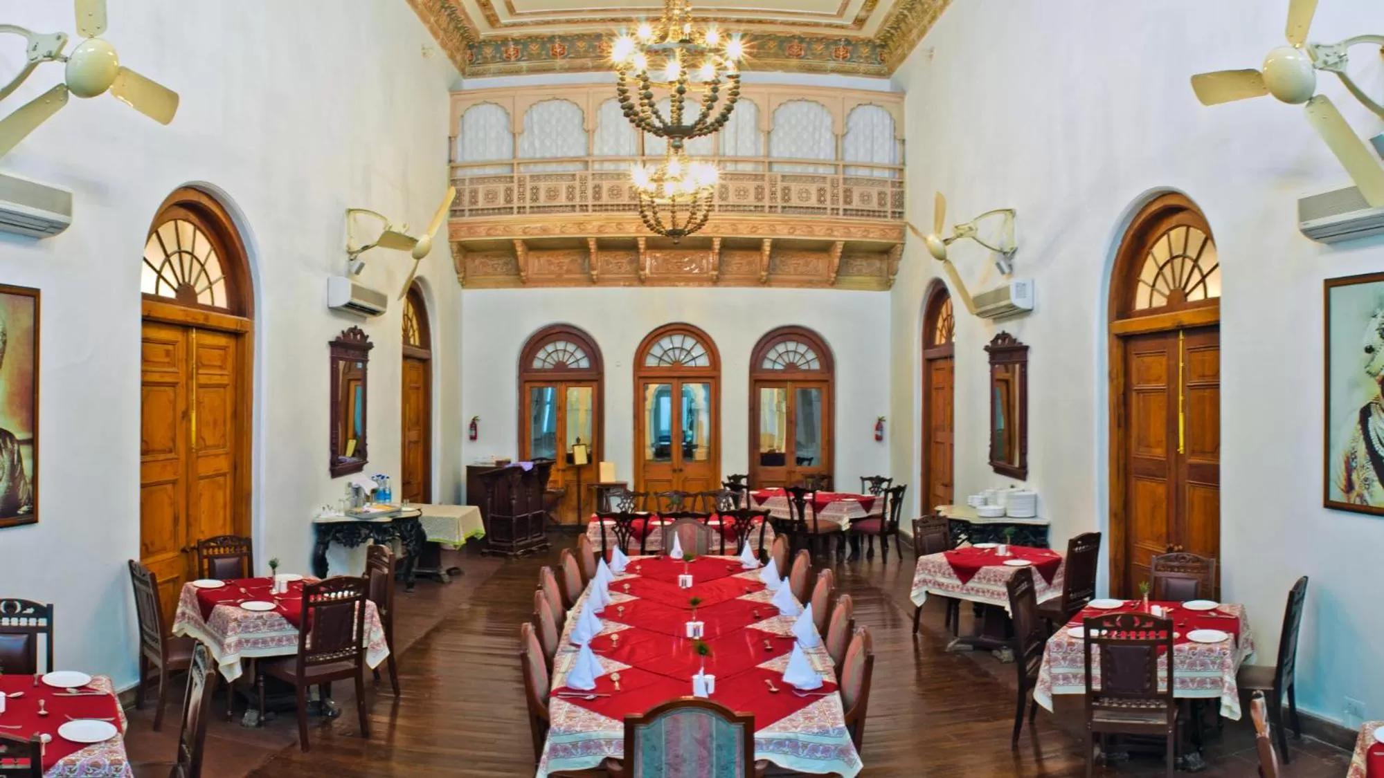 Restaurant/places to eat in Neemrana's - Baradari Palace