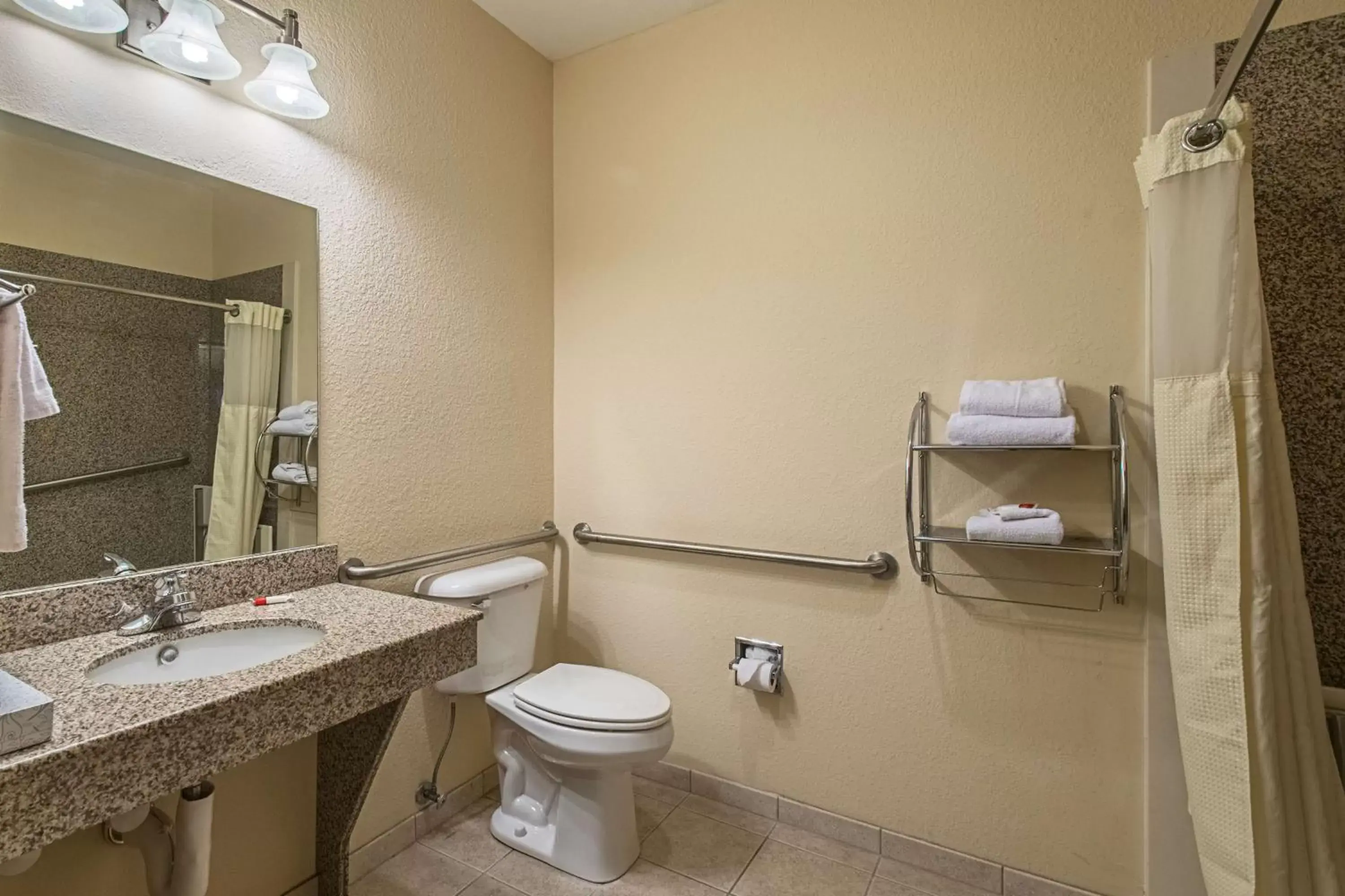 Photo of the whole room, Bathroom in Days Inn by Wyndham Copperas Cove