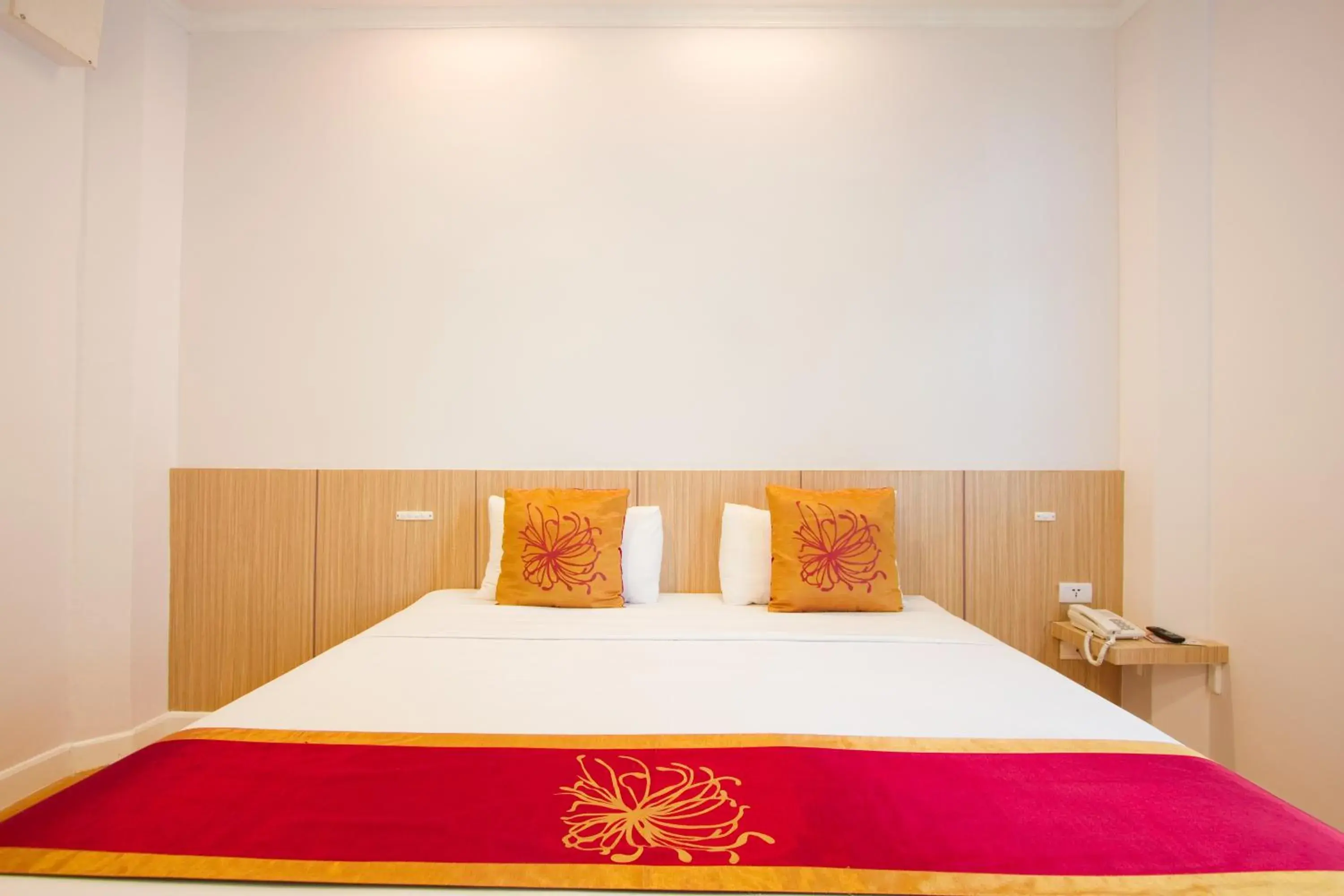 Bedroom, Bed in China Town Hotel - SHA Plus Certified