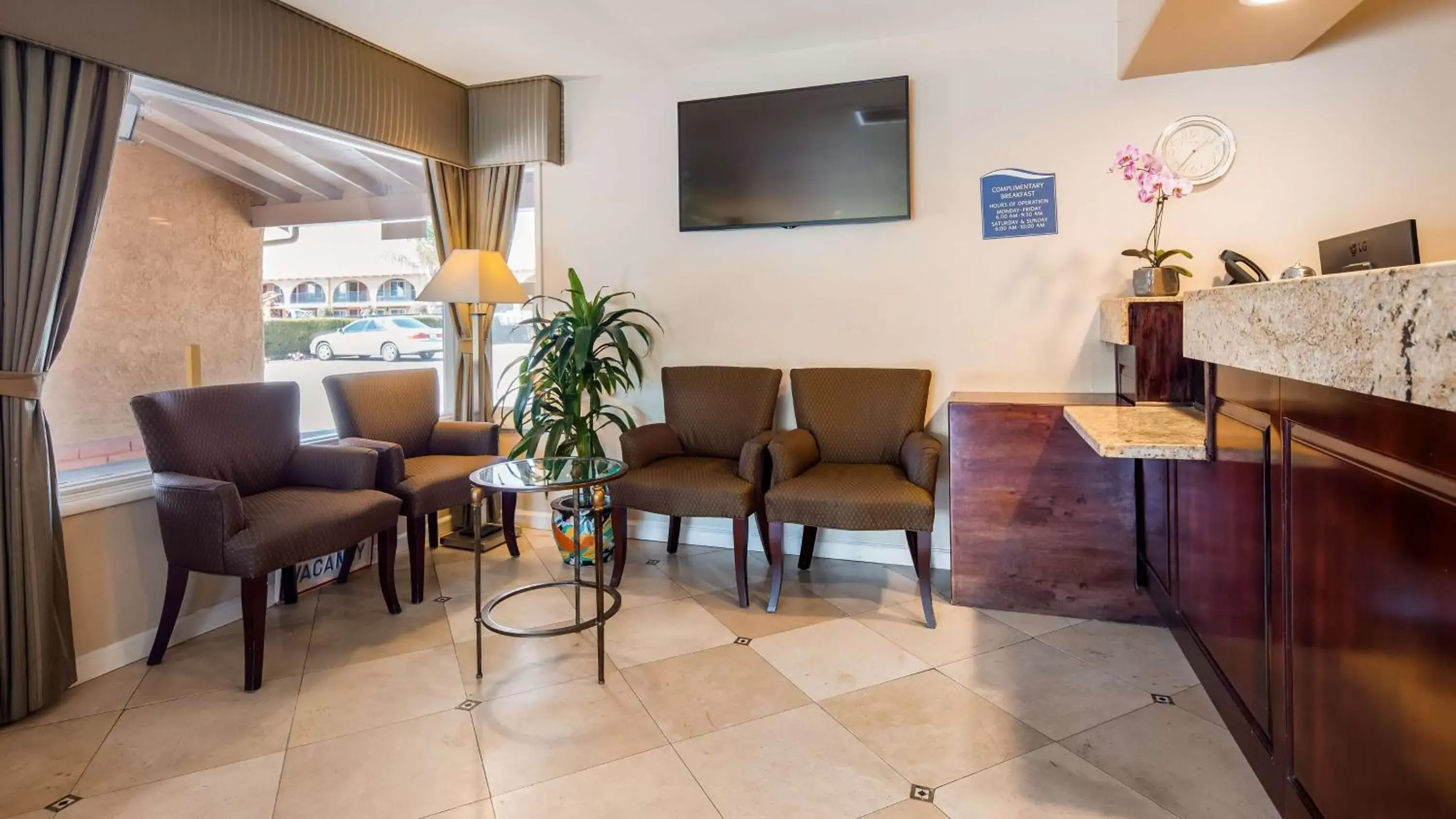 Lobby or reception, Seating Area in Best Western La Posada Motel