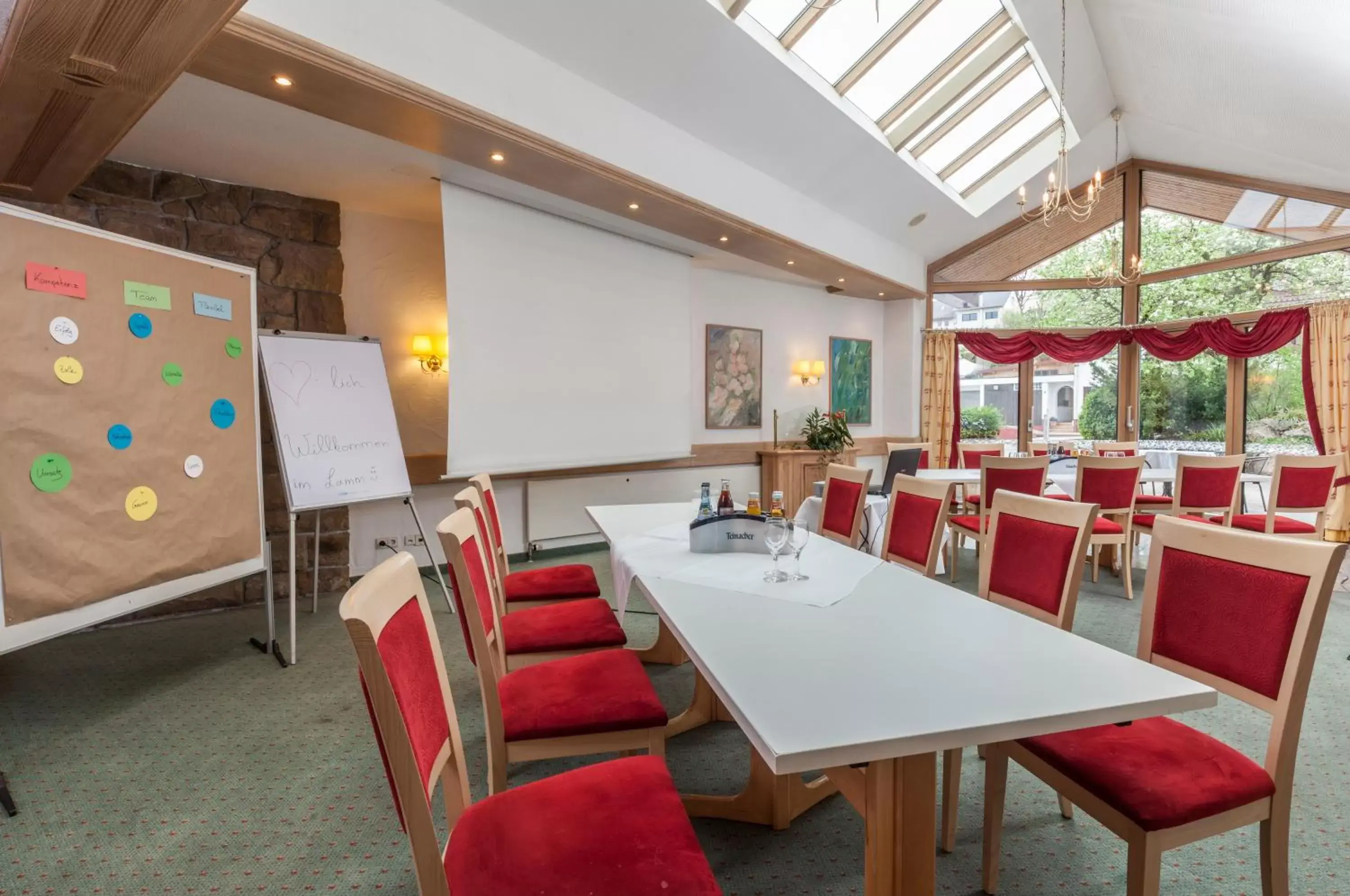 Business facilities, Restaurant/Places to Eat in Hotel Lamm