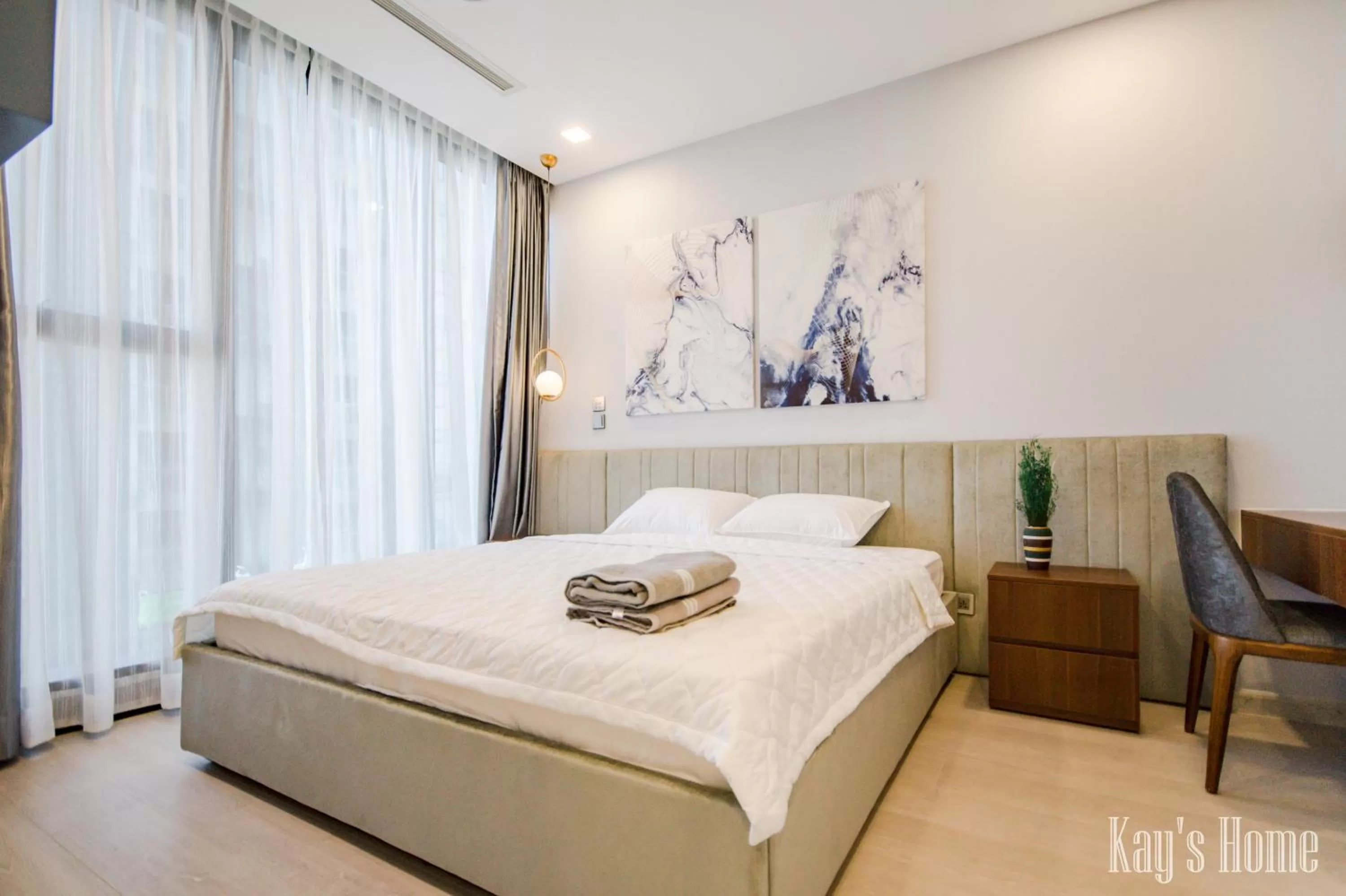 Bed in Vinhomes Central Park-Nice Homes