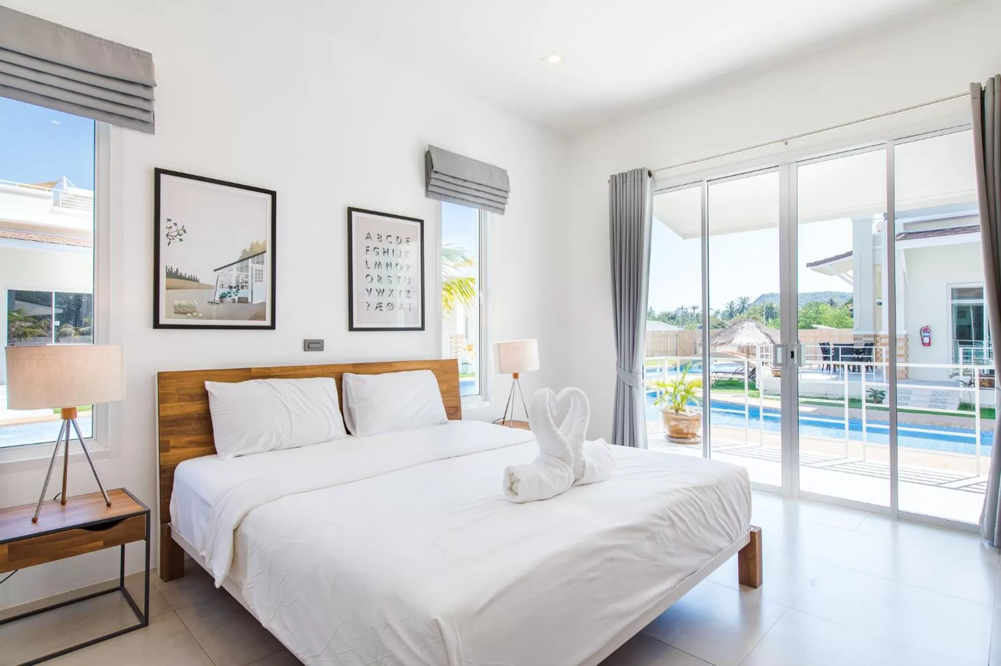 Bed in Oriental Beach Pearl Resort