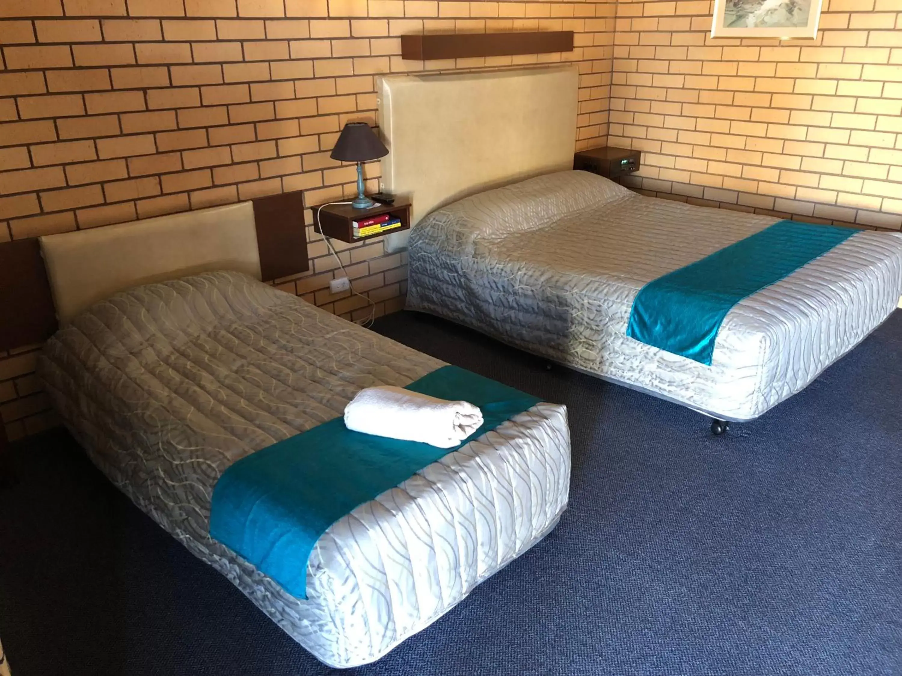 Bedroom, Bed in Stockman Motor Inn