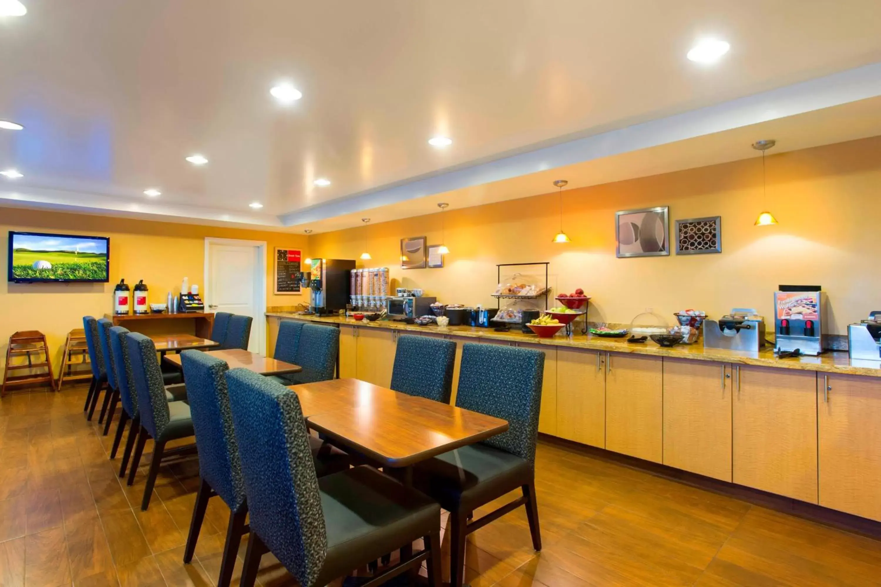 Breakfast, Restaurant/Places to Eat in TownePlace Suites by Marriott Kansas City Overland Park