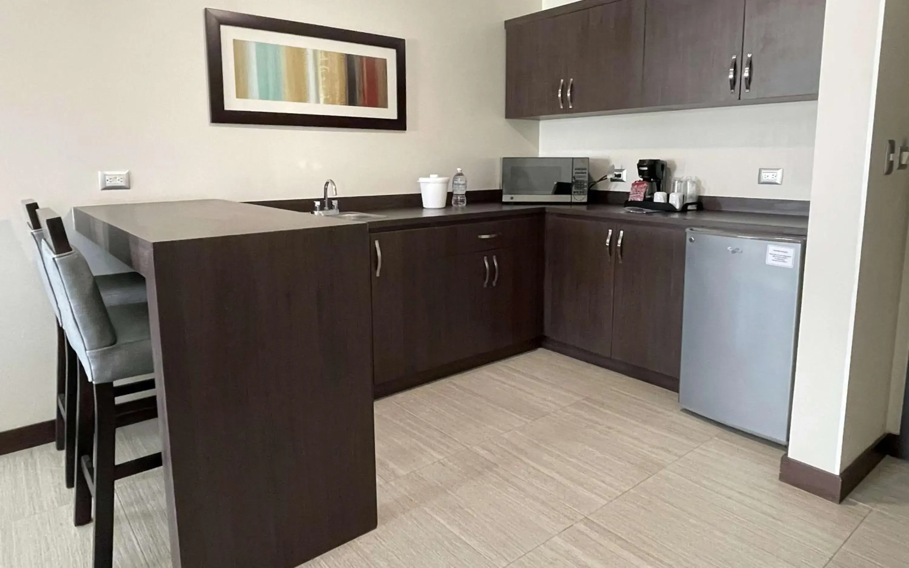 Kitchen or kitchenette, Kitchen/Kitchenette in Best Western Plus Chihuahua Juventud