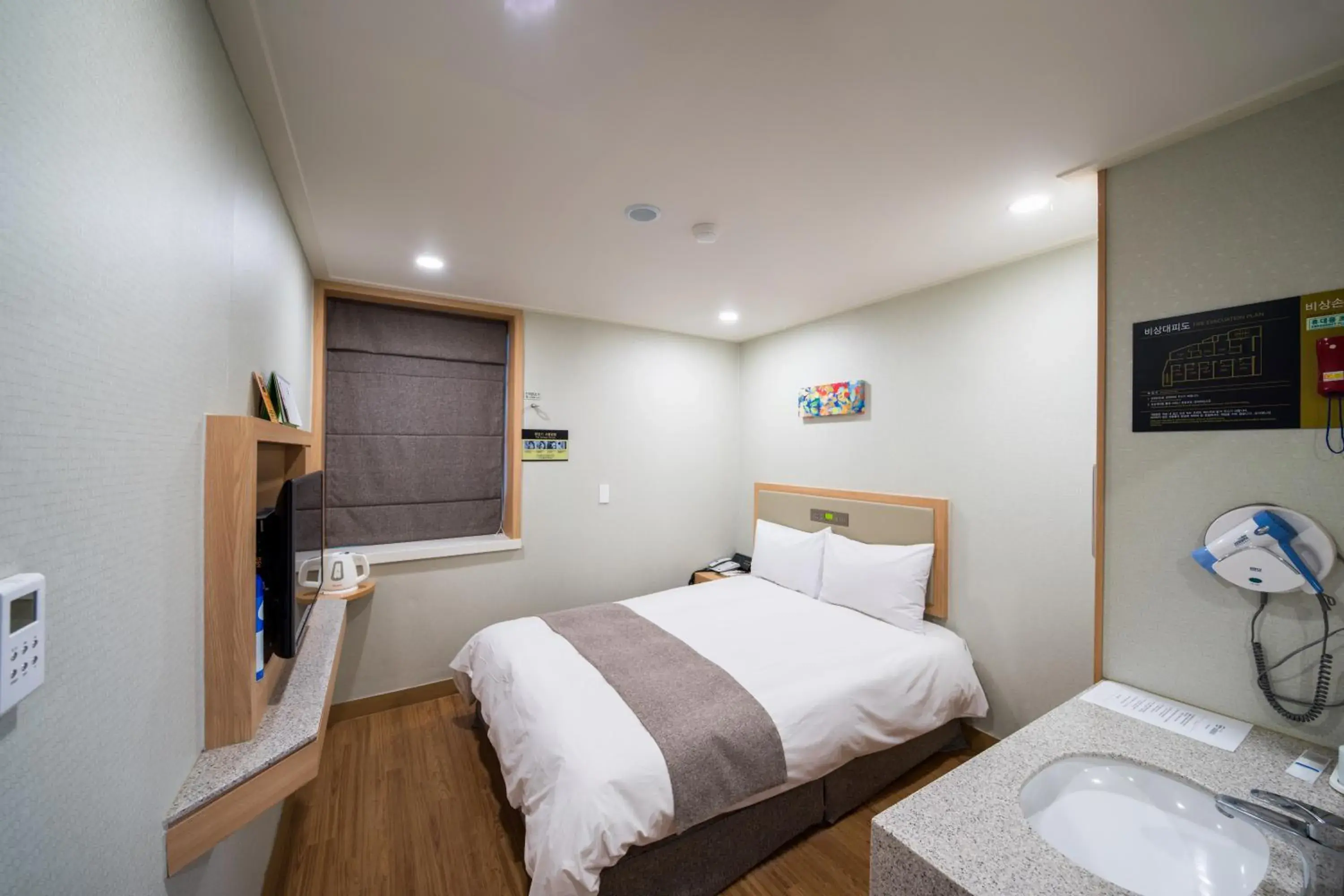 Annex Double Room in Staz Hotel Jeju Robero