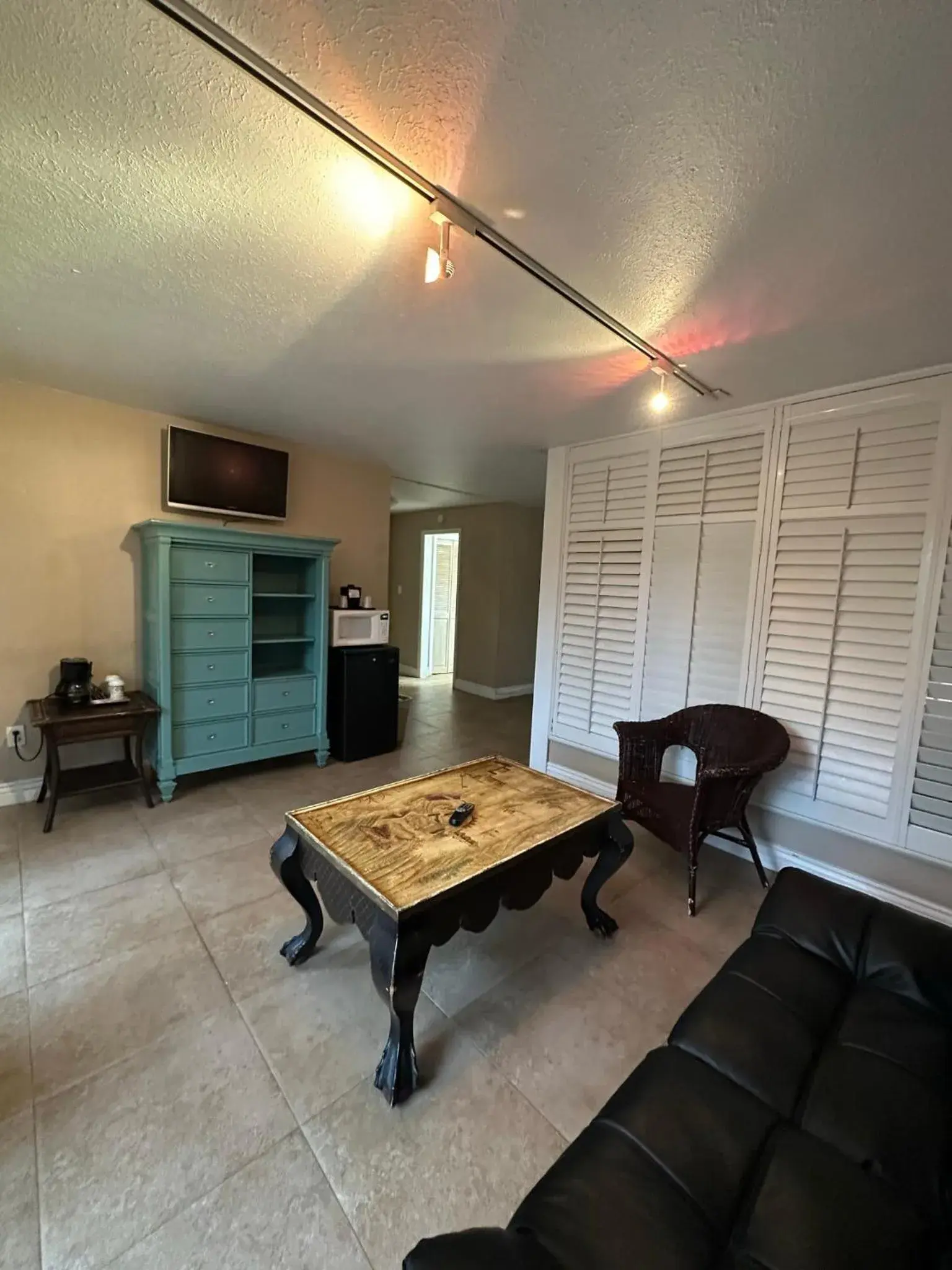 Seating area in Tahitian Inn Boutique Hotel Tampa