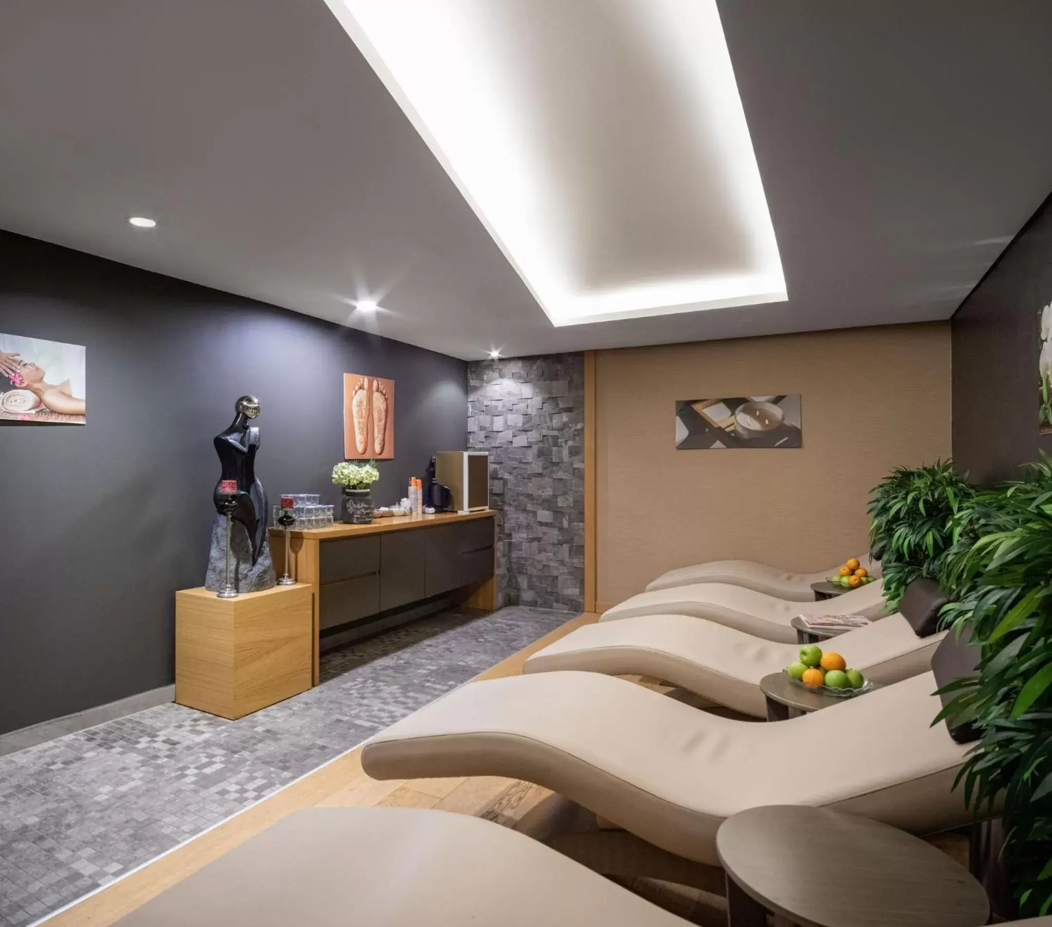 Spa and wellness centre/facilities in Holiday Inn Istanbul - Kadikoy, an IHG Hotel