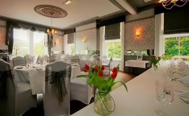 Restaurant/Places to Eat in Coquetvale Hotel