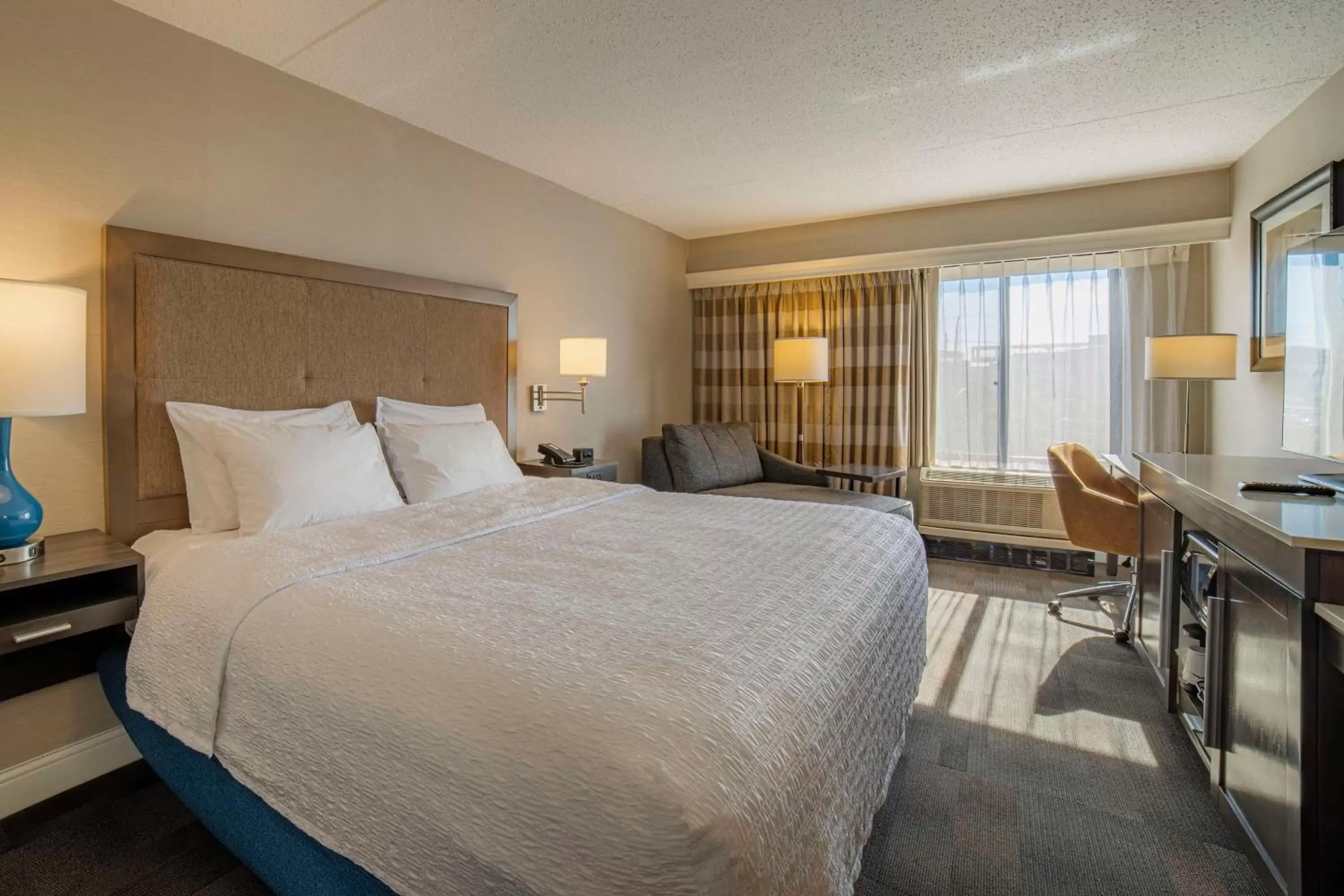 Bed in Hampton Inn Carlstadt At The Meadowlands Bed in Hampton Inn Carlstadt At The Meadowlands